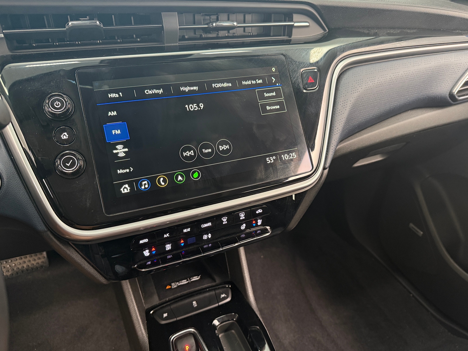 Thumbnail: 2023 Chevrolet Bolt EUV - 3