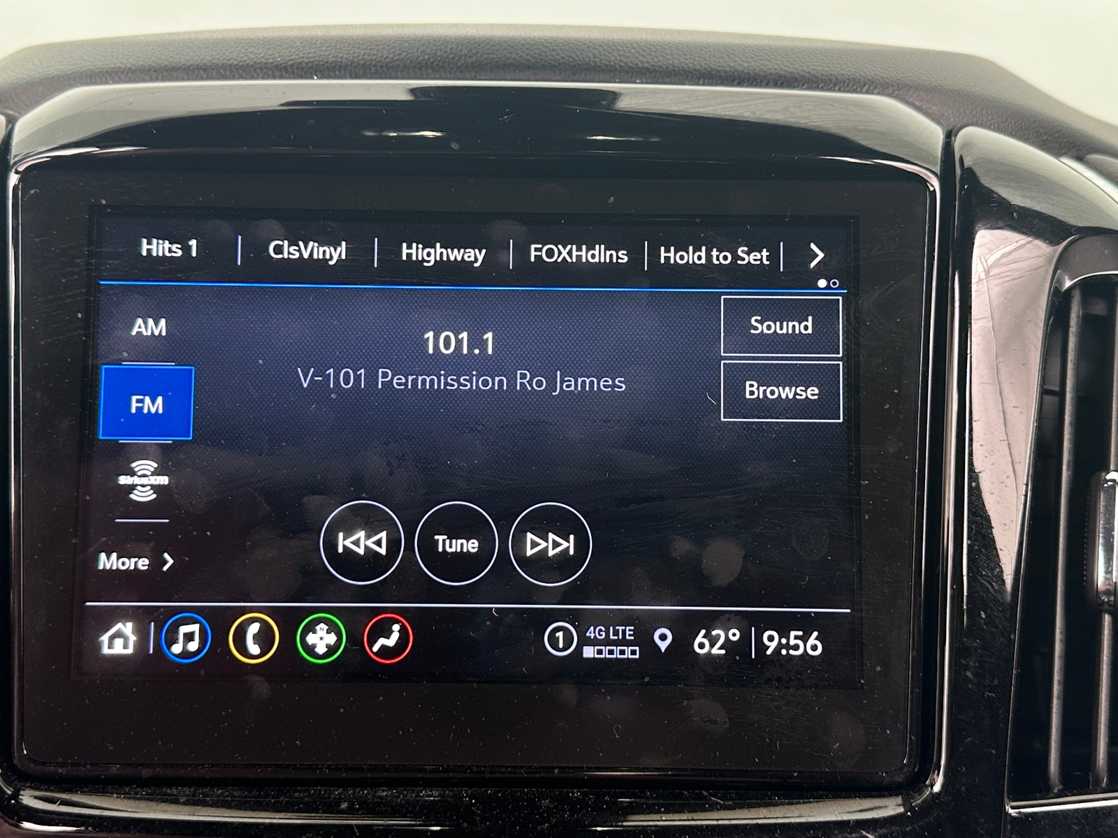 Thumbnail: 2023 Chevrolet Traverse - 4