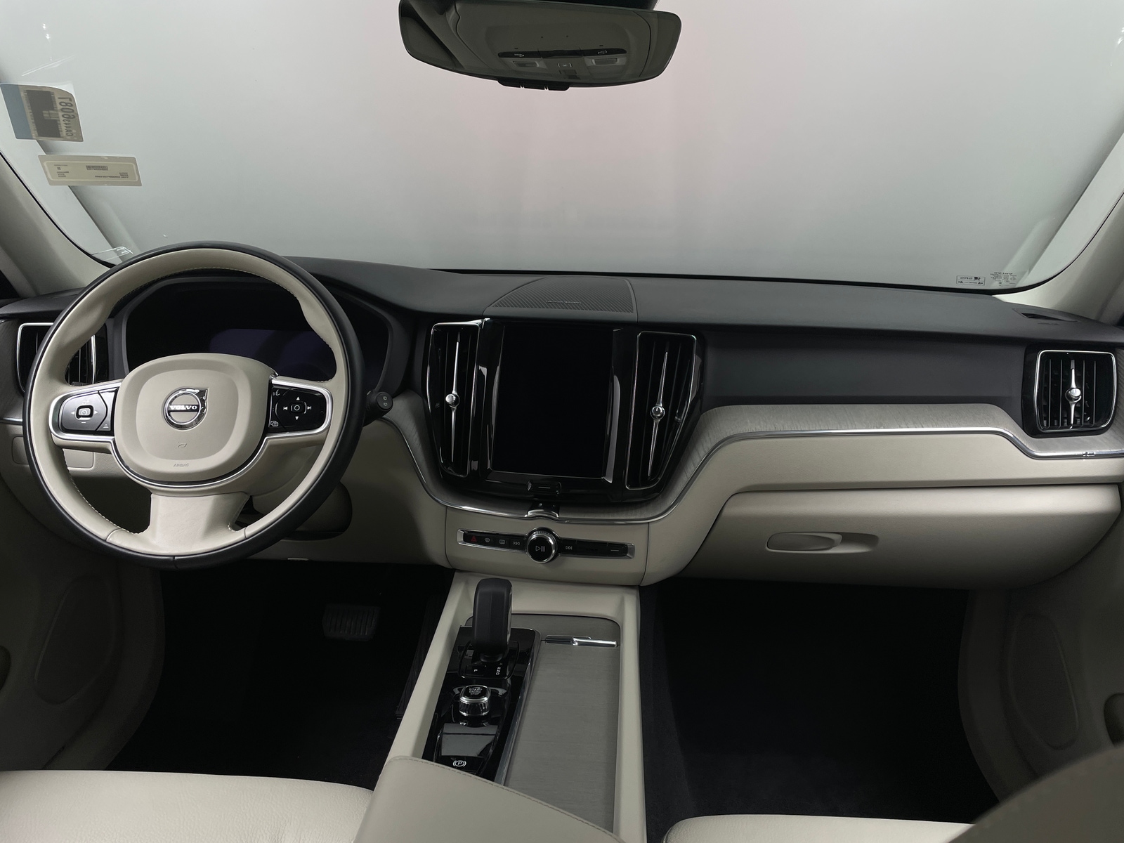 Thumbnail: 2023 Volvo XC60 - 2