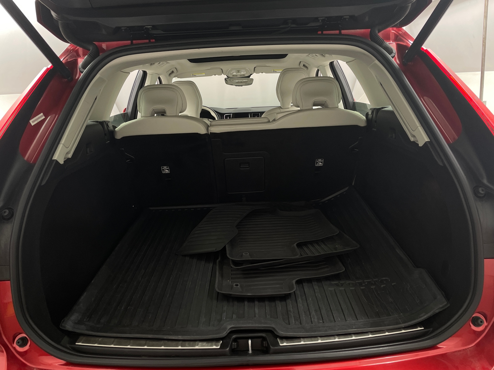 Thumbnail: 2023 Volvo XC60 - 6