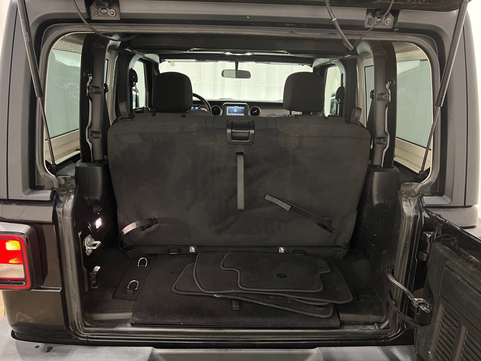 Thumbnail: 2020 Jeep Wrangler - 7