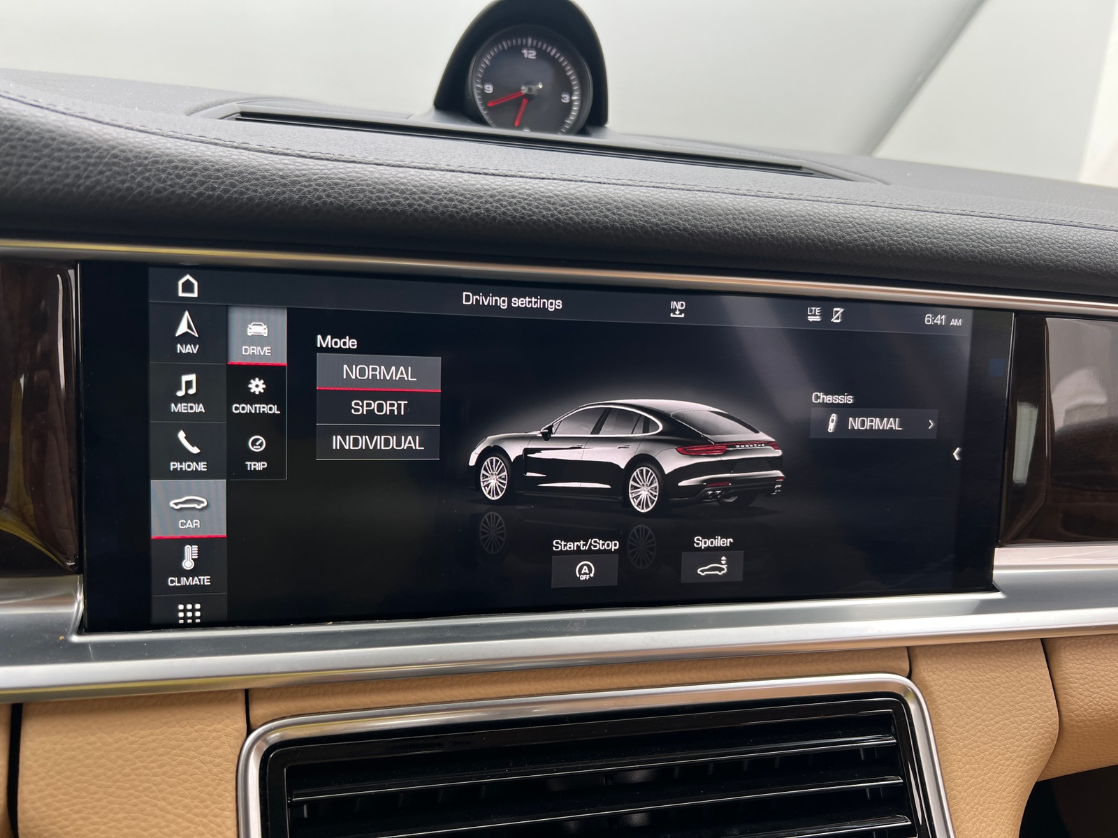 Thumbnail: 2018 Porsche Panamera - 3