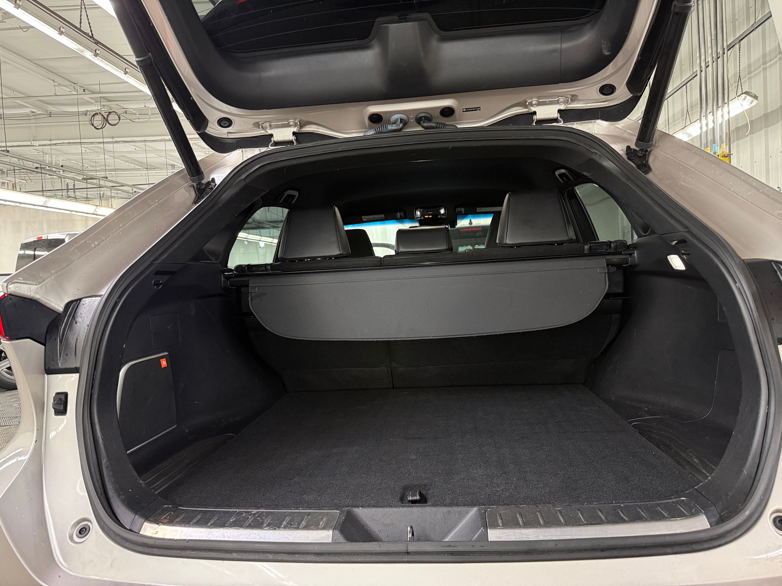 Thumbnail: 2021 Toyota Venza - 6