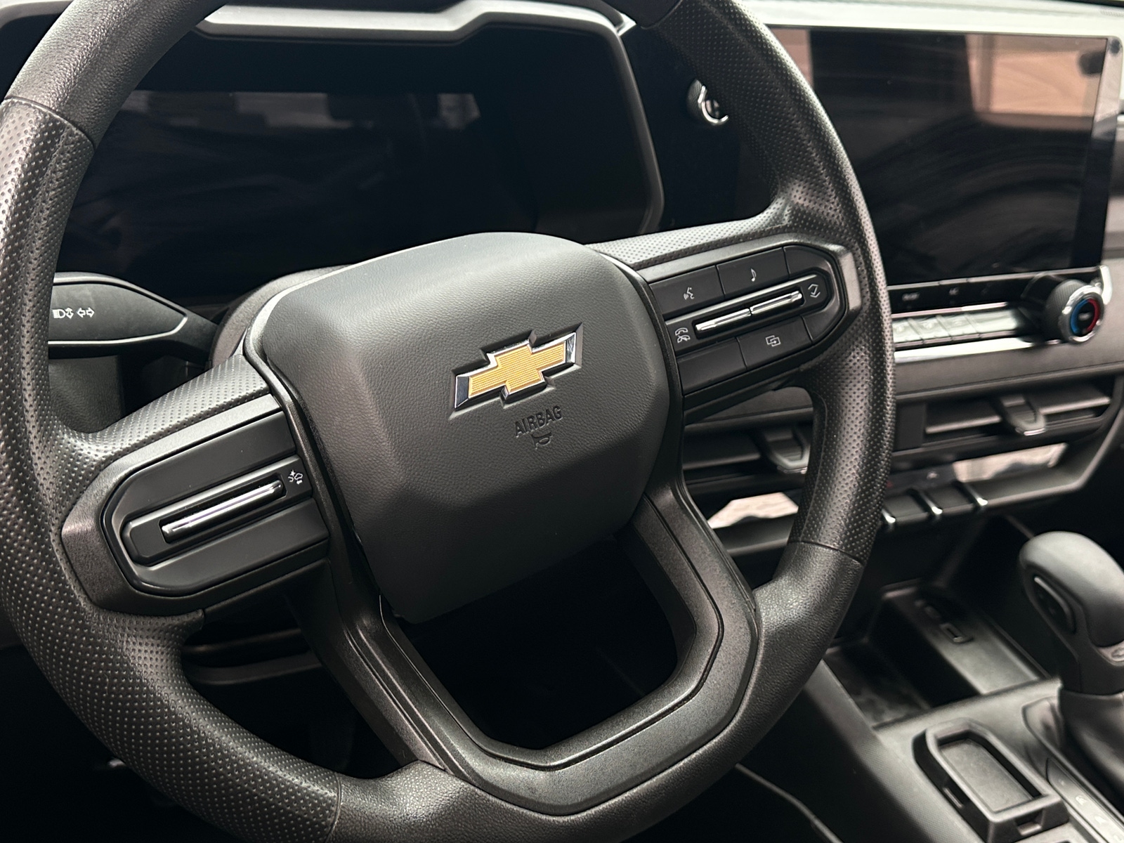 Thumbnail: 2023 Chevrolet Colorado - 5