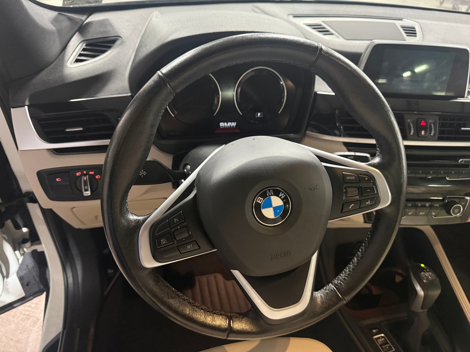 Thumbnail: 2019 BMW X1 - 4