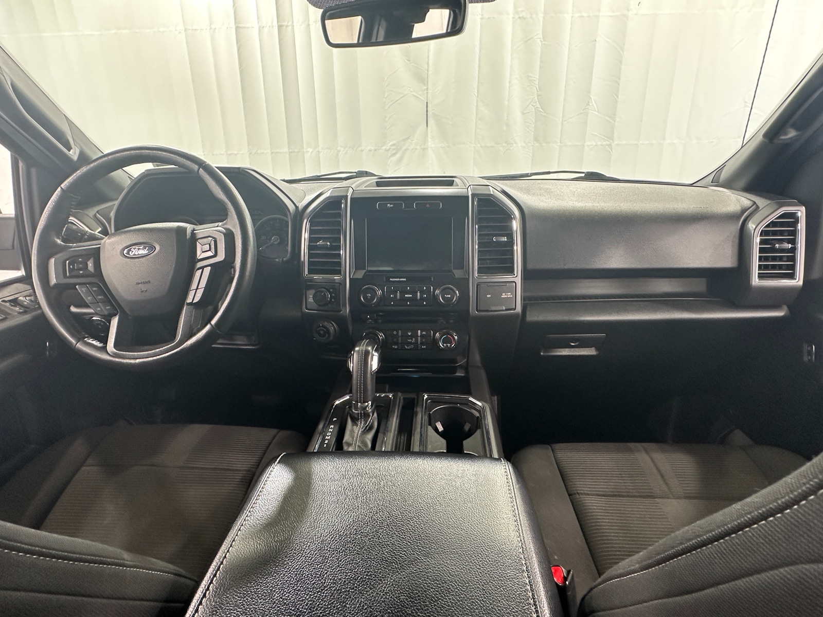 Thumbnail: 2017 Ford Econoline - 3