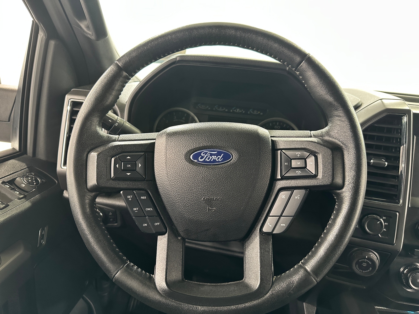 Thumbnail: 2017 Ford Econoline - 5