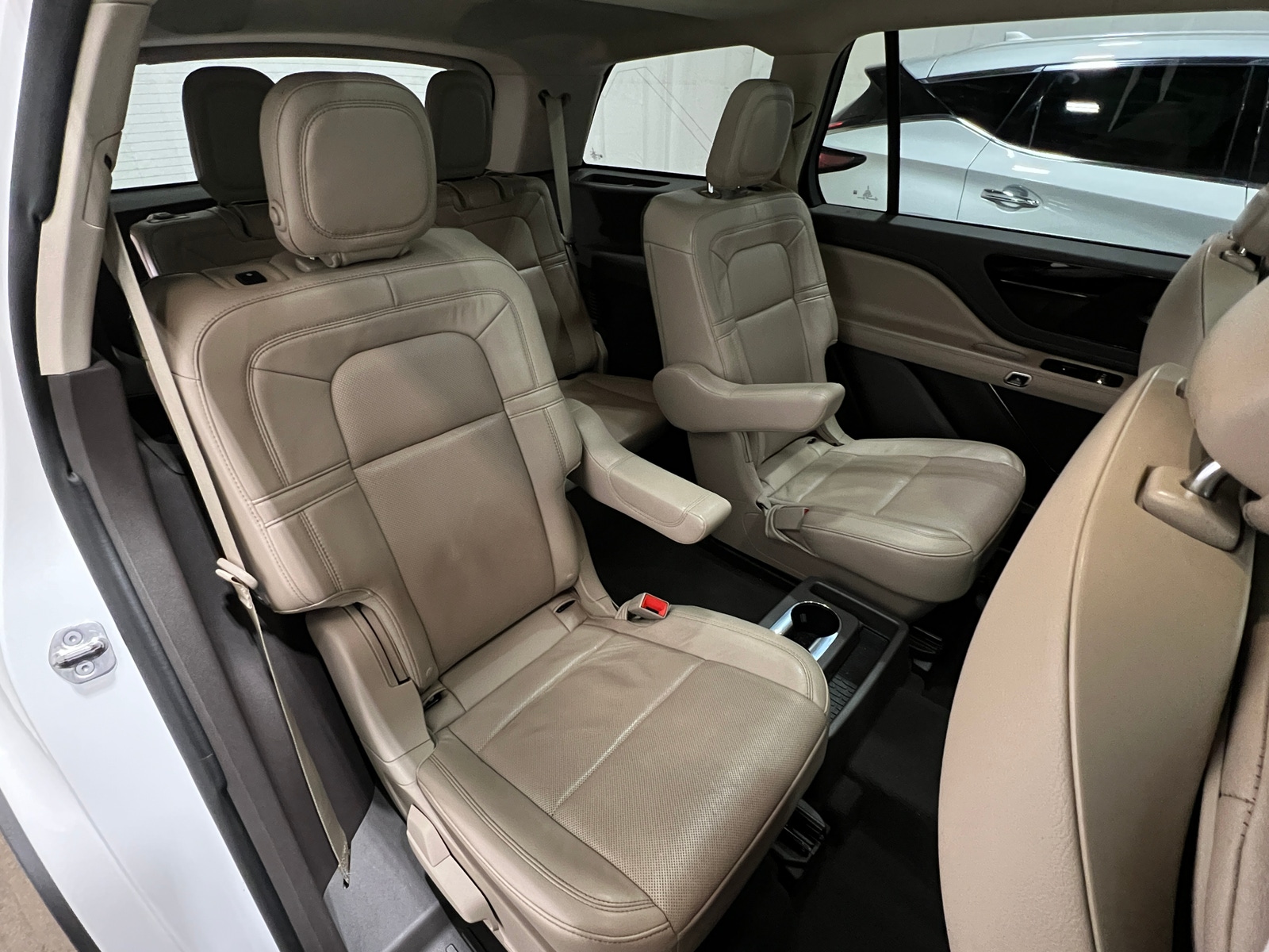 Thumbnail: 2020 Lincoln Aviator - 5