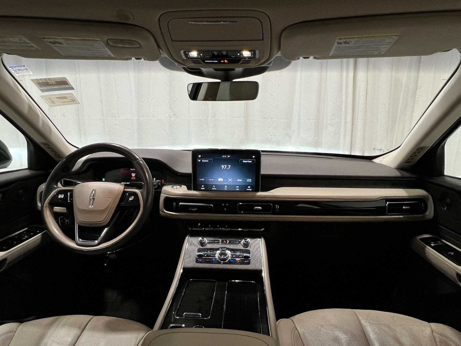 Thumbnail: 2020 Lincoln Aviator - 2