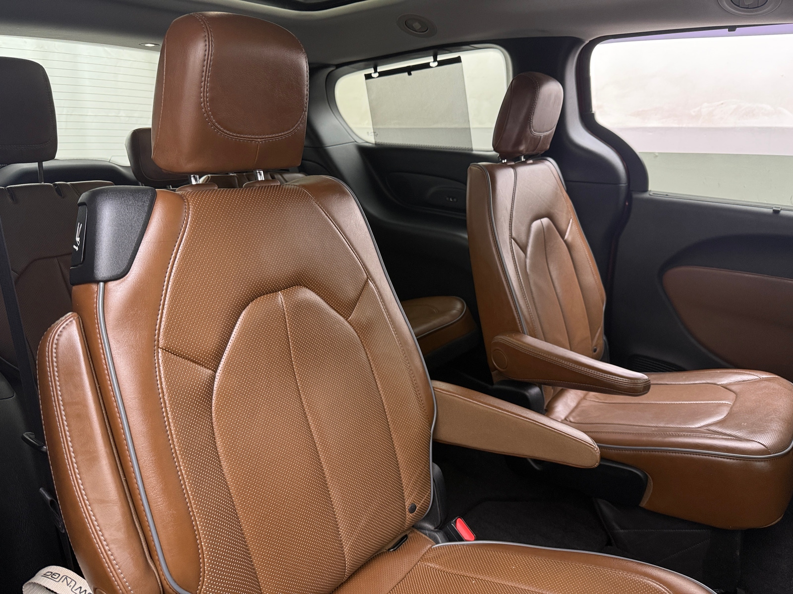 Thumbnail: 2018 Chrysler Pacifica - 5