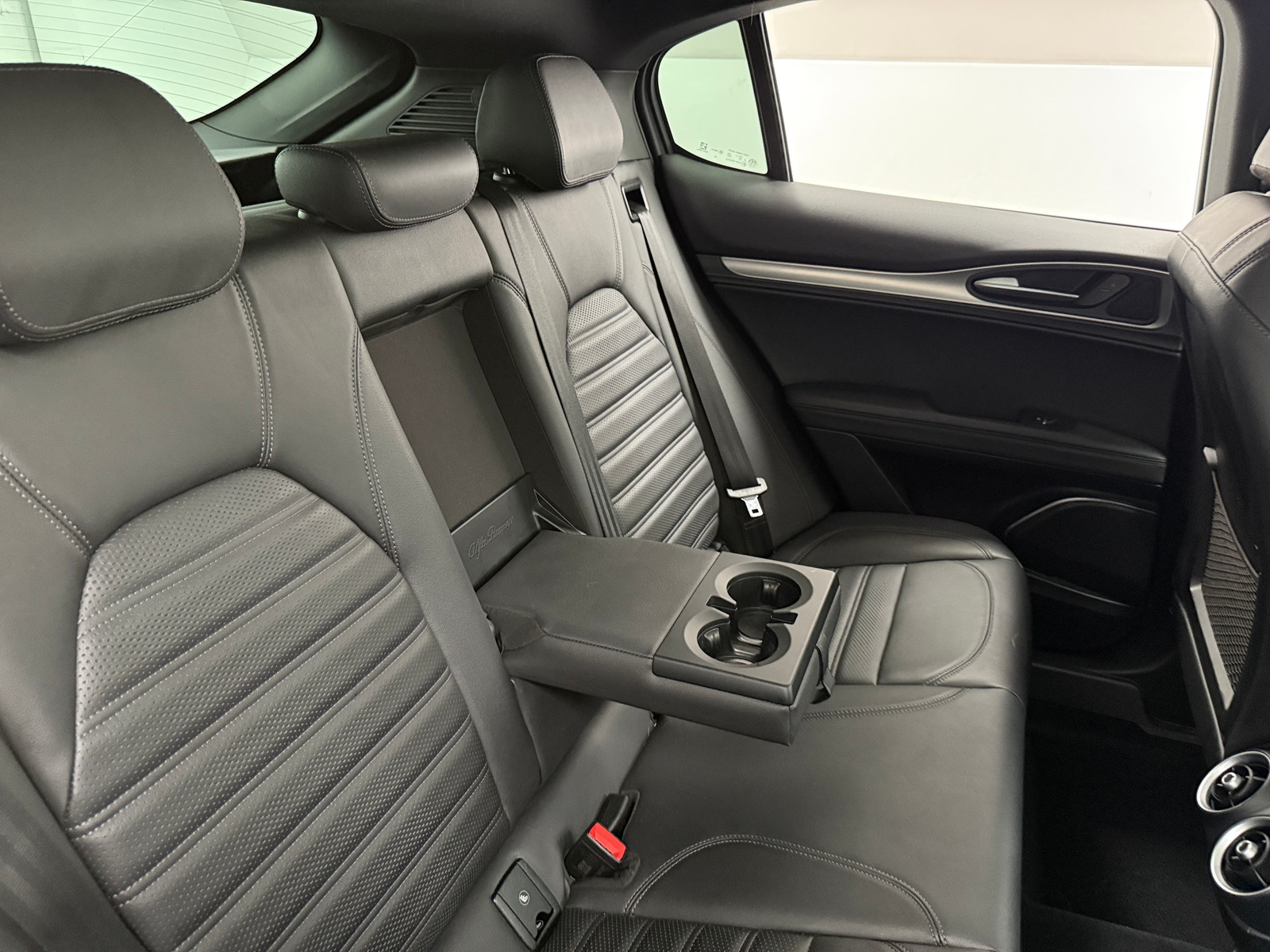 Thumbnail: 2020 Alfa Romeo Stelvio - 5