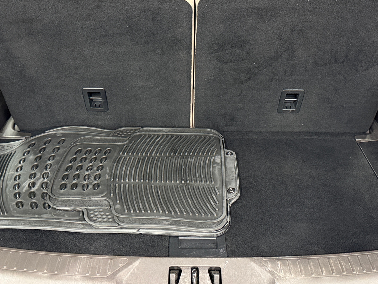 Thumbnail: 2020 Ford Explorer - 6