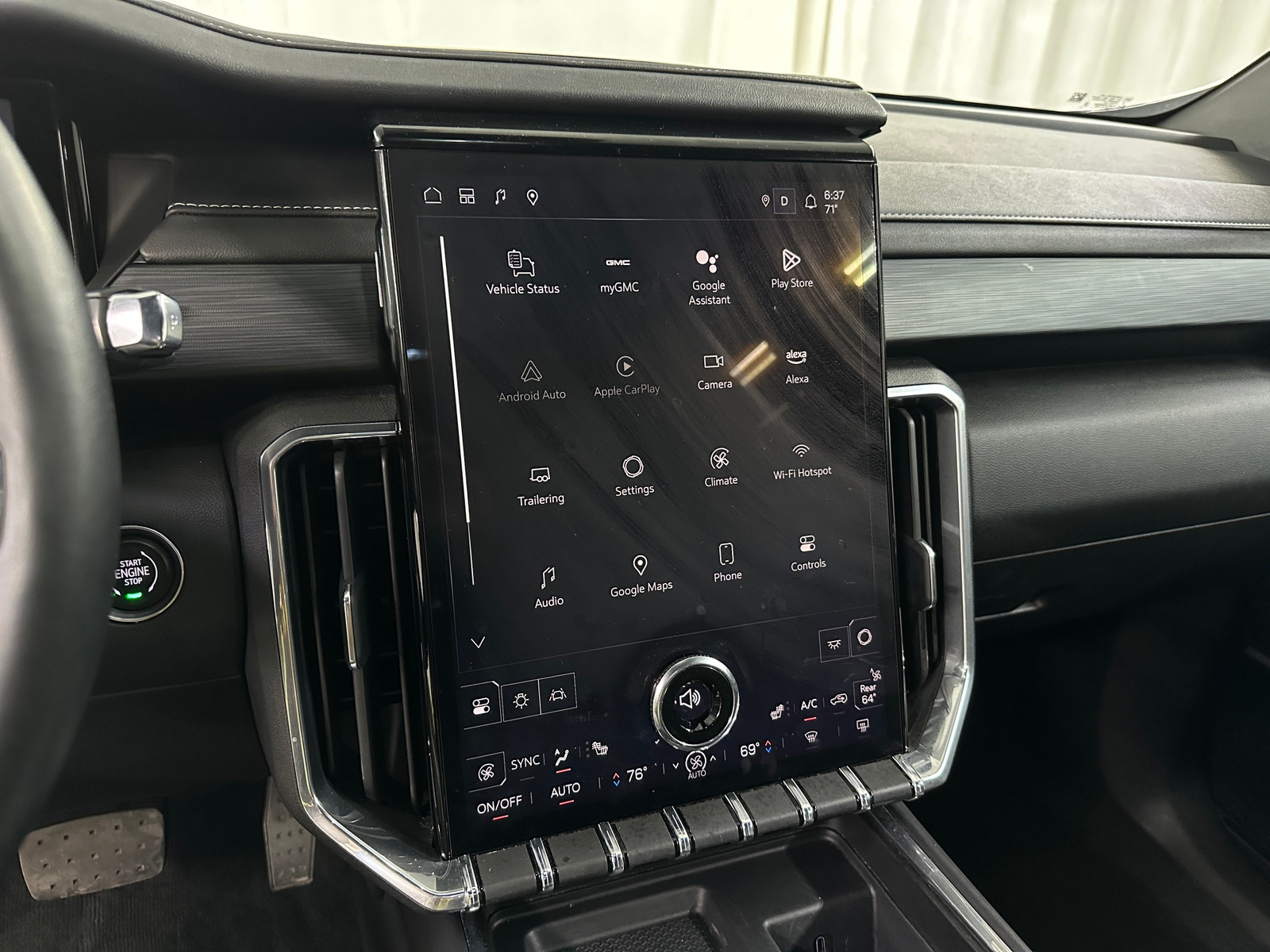 Thumbnail: 2025 GMC Acadia - 4