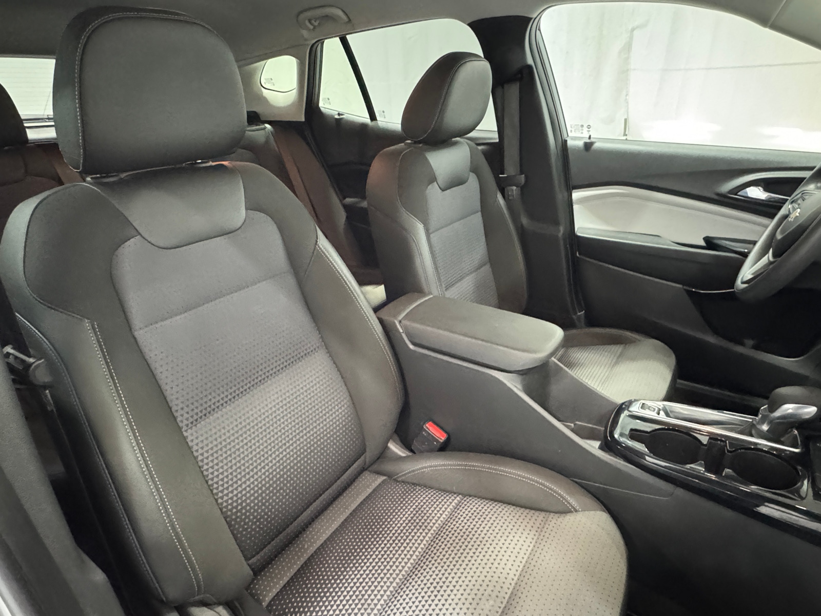 Thumbnail: 2025 Chevrolet Trax - 2