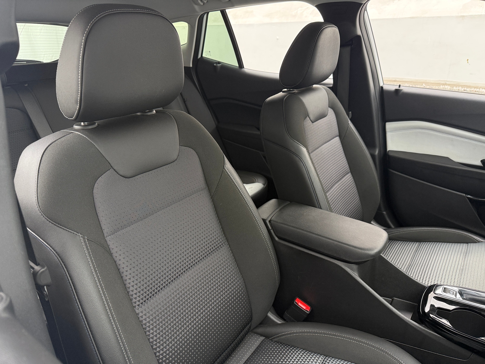 Thumbnail: 2025 Chevrolet Trax - 2