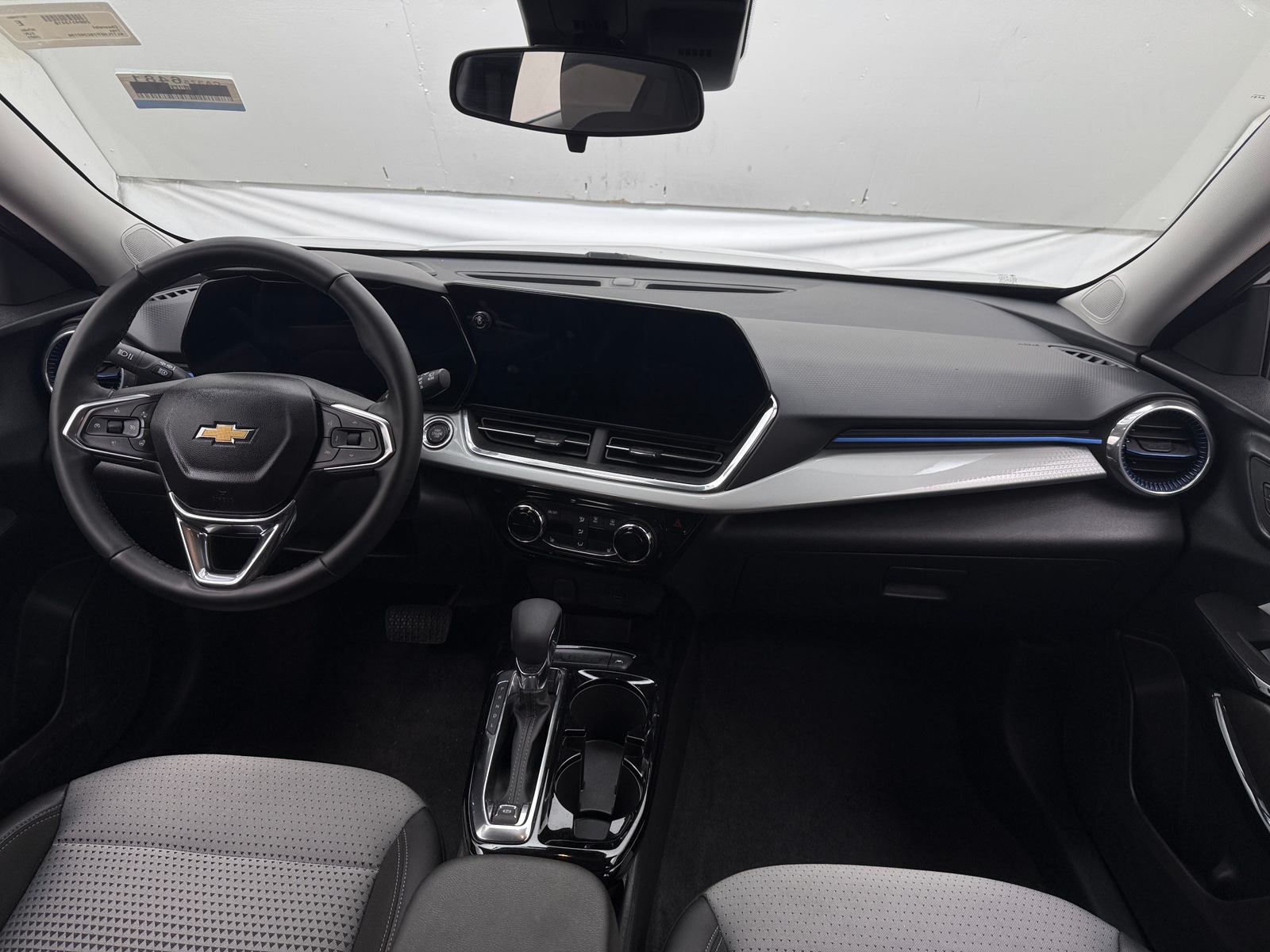 Thumbnail: 2025 Chevrolet Trax - 3