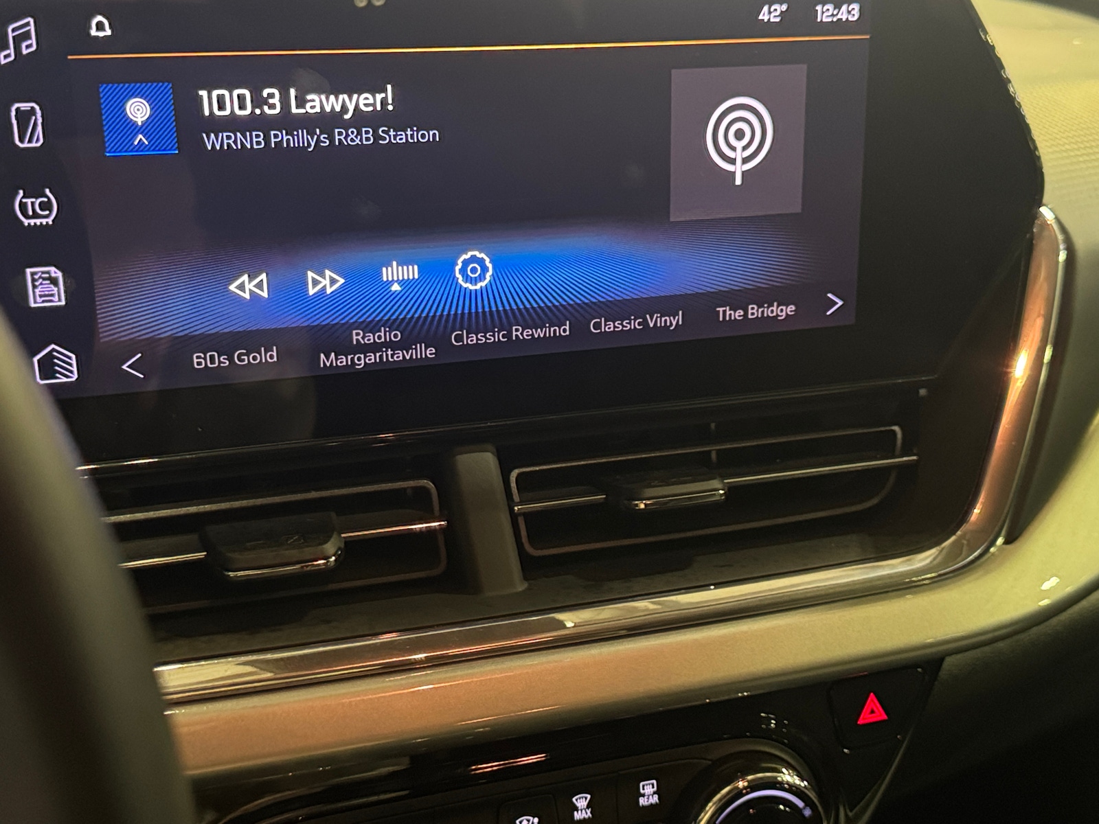 Thumbnail: 2025 Chevrolet Trax - 4