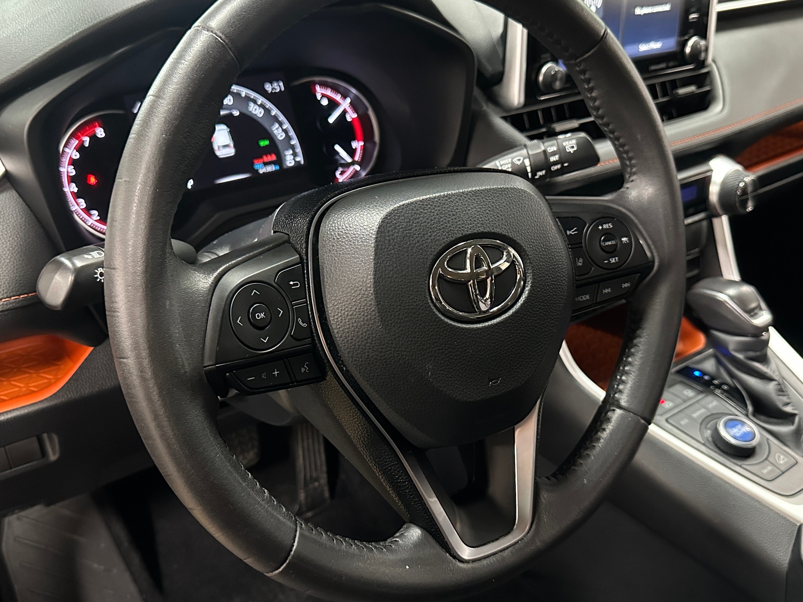 Thumbnail: 2020 Toyota RAV4 - 4