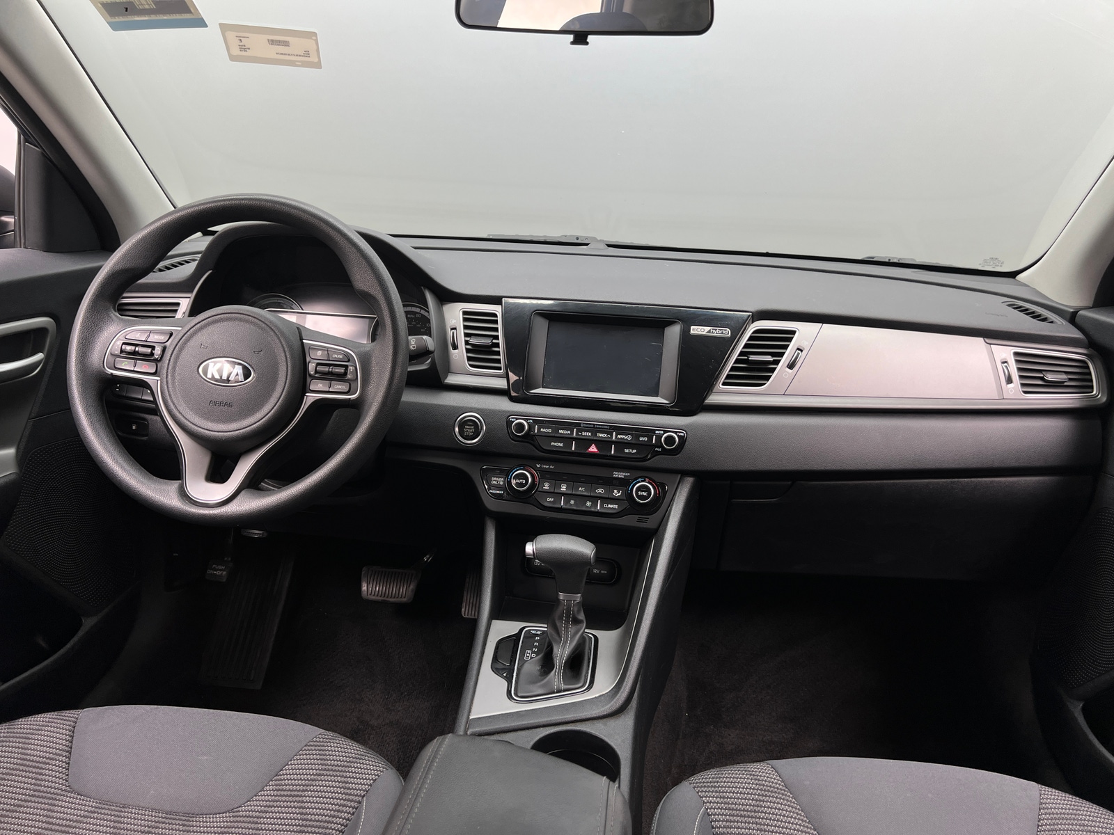 Thumbnail: 2018 Kia Niro - 3