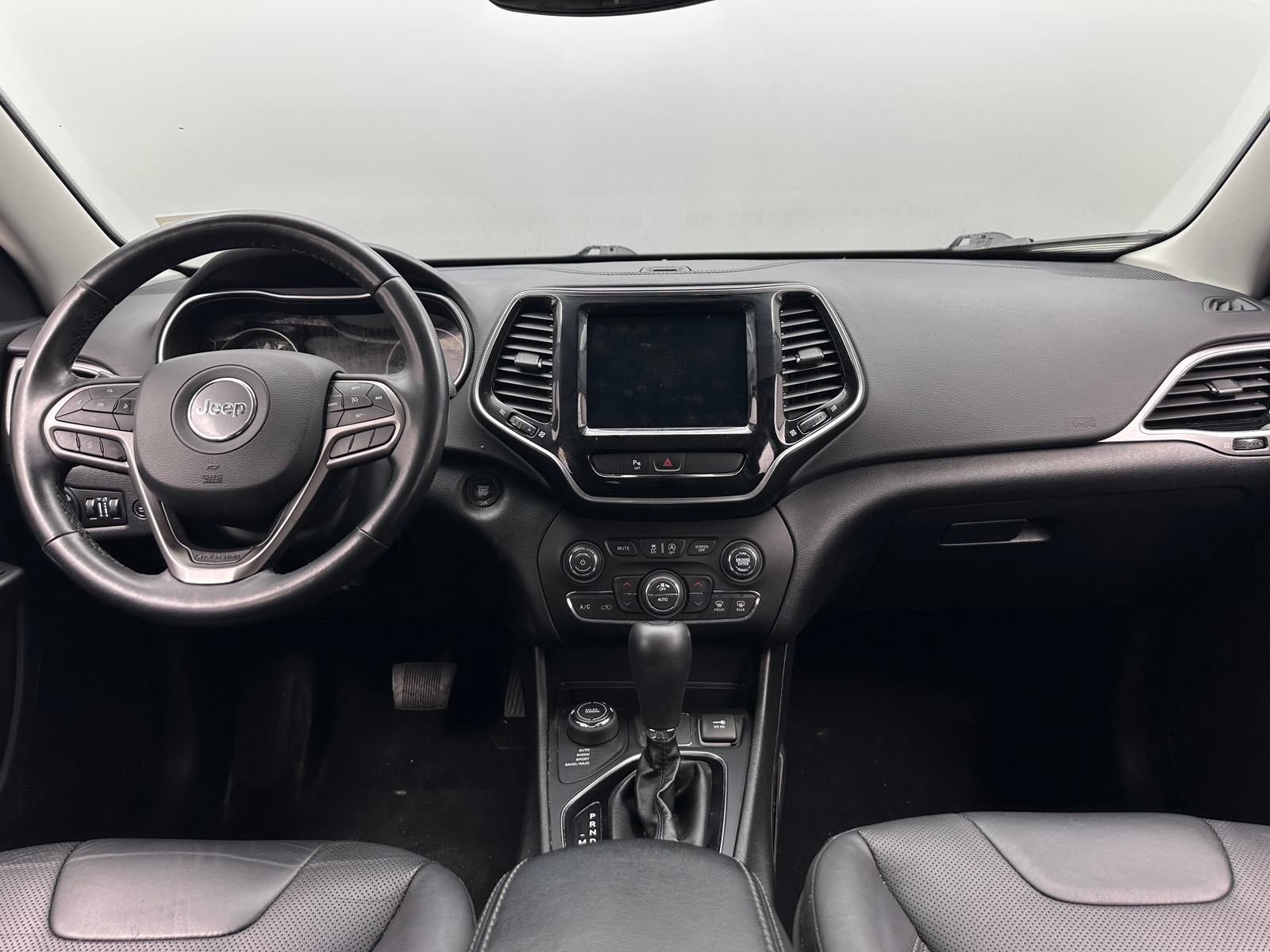 Thumbnail: 2019 Jeep Cherokee - 2