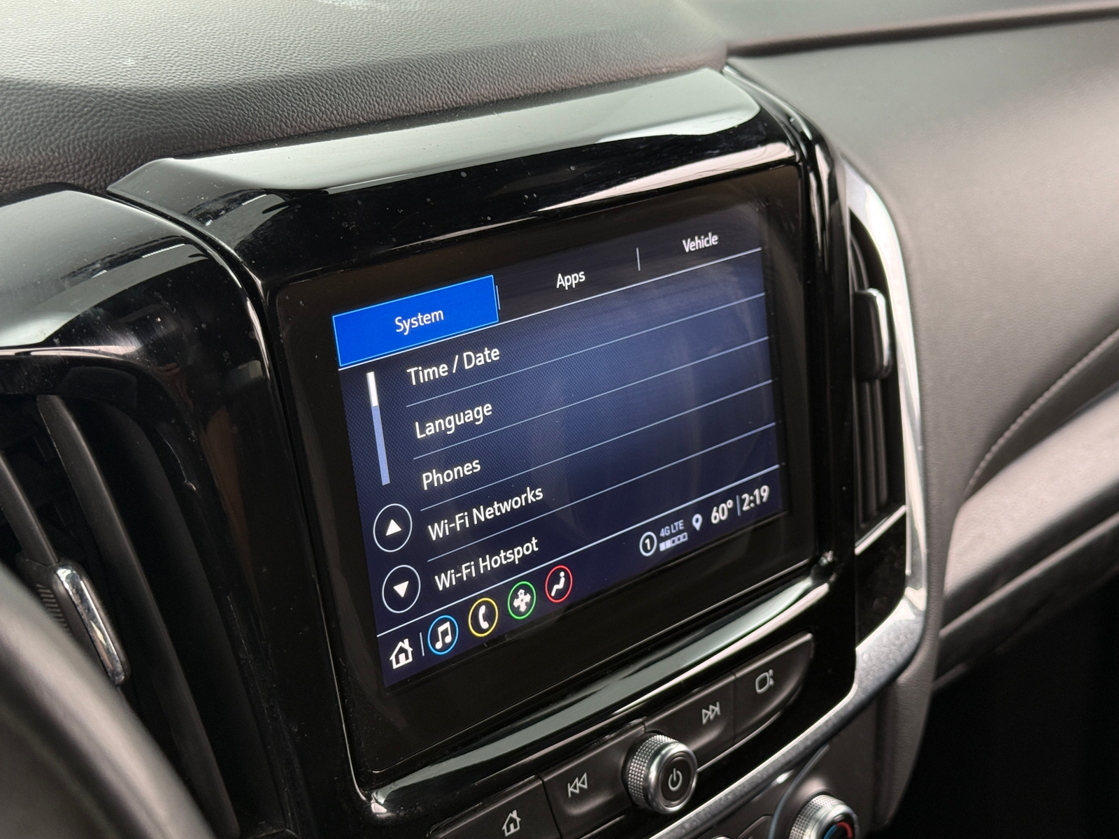 Thumbnail: 2023 Chevrolet Traverse - 4