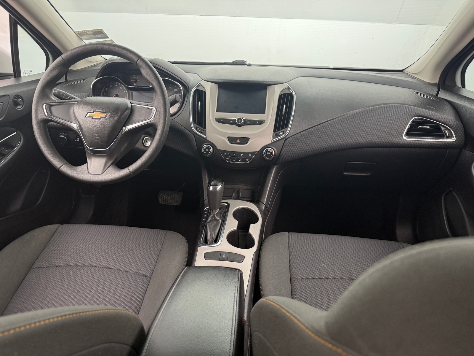 Thumbnail: 2017 Chevrolet Cruze - 3