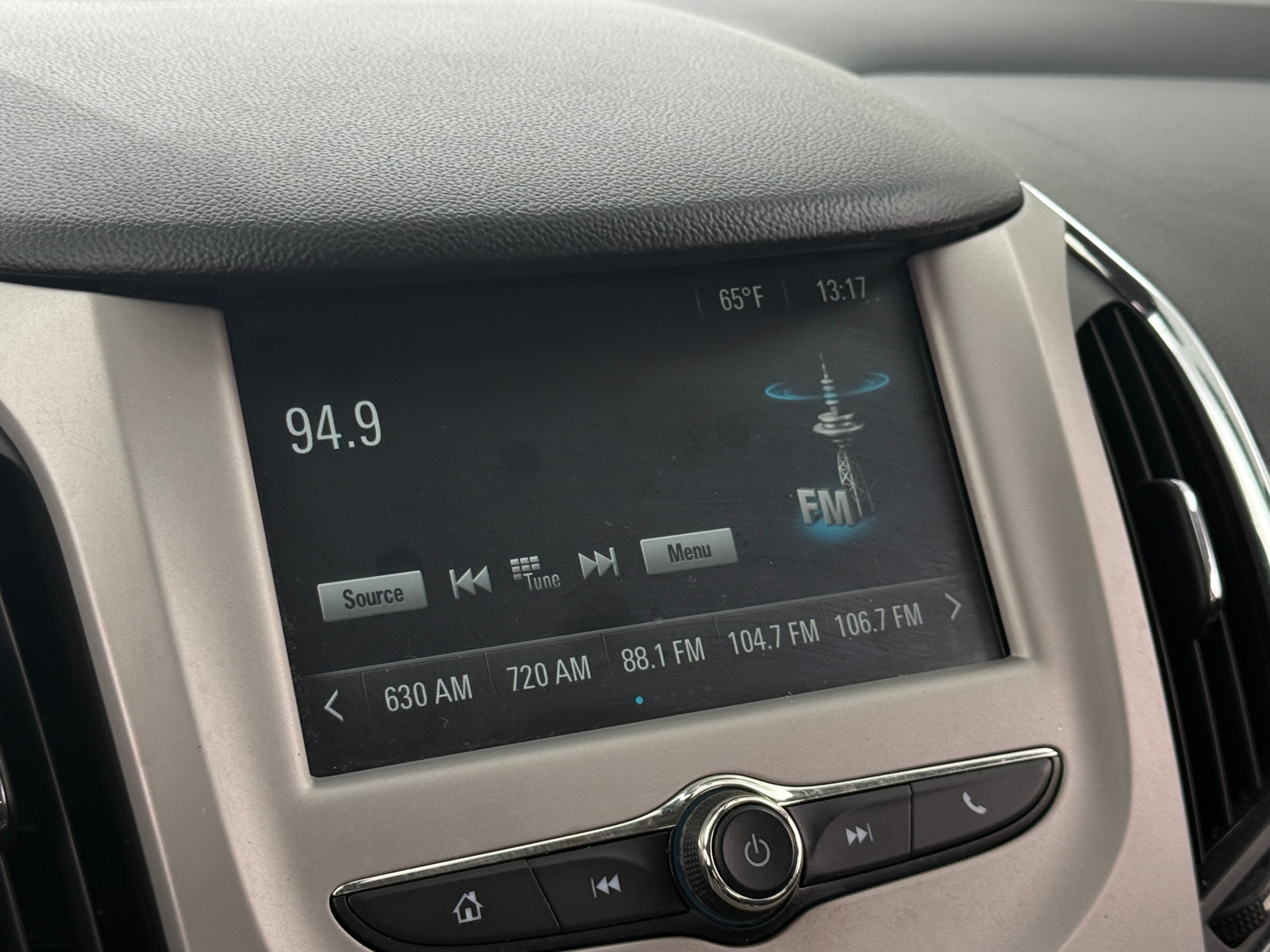 Thumbnail: 2017 Chevrolet Cruze - 4