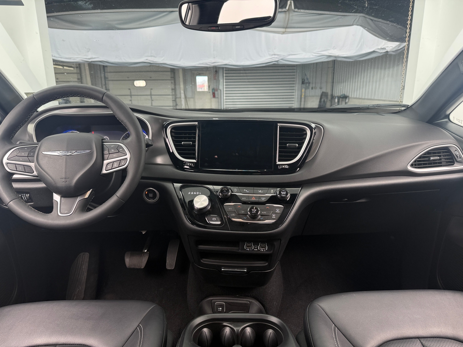 Thumbnail: 2025 Chrysler Pacifica - 2