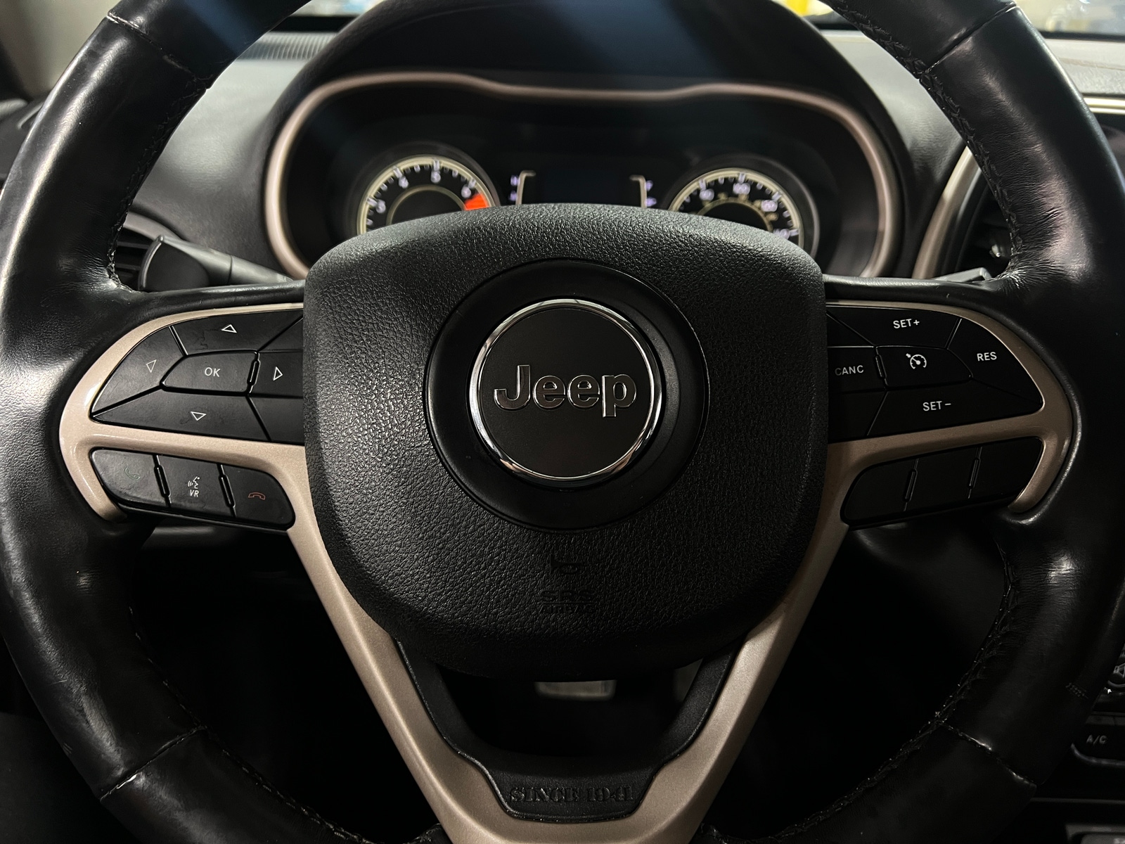 Thumbnail: 2018 Jeep Cherokee - 5