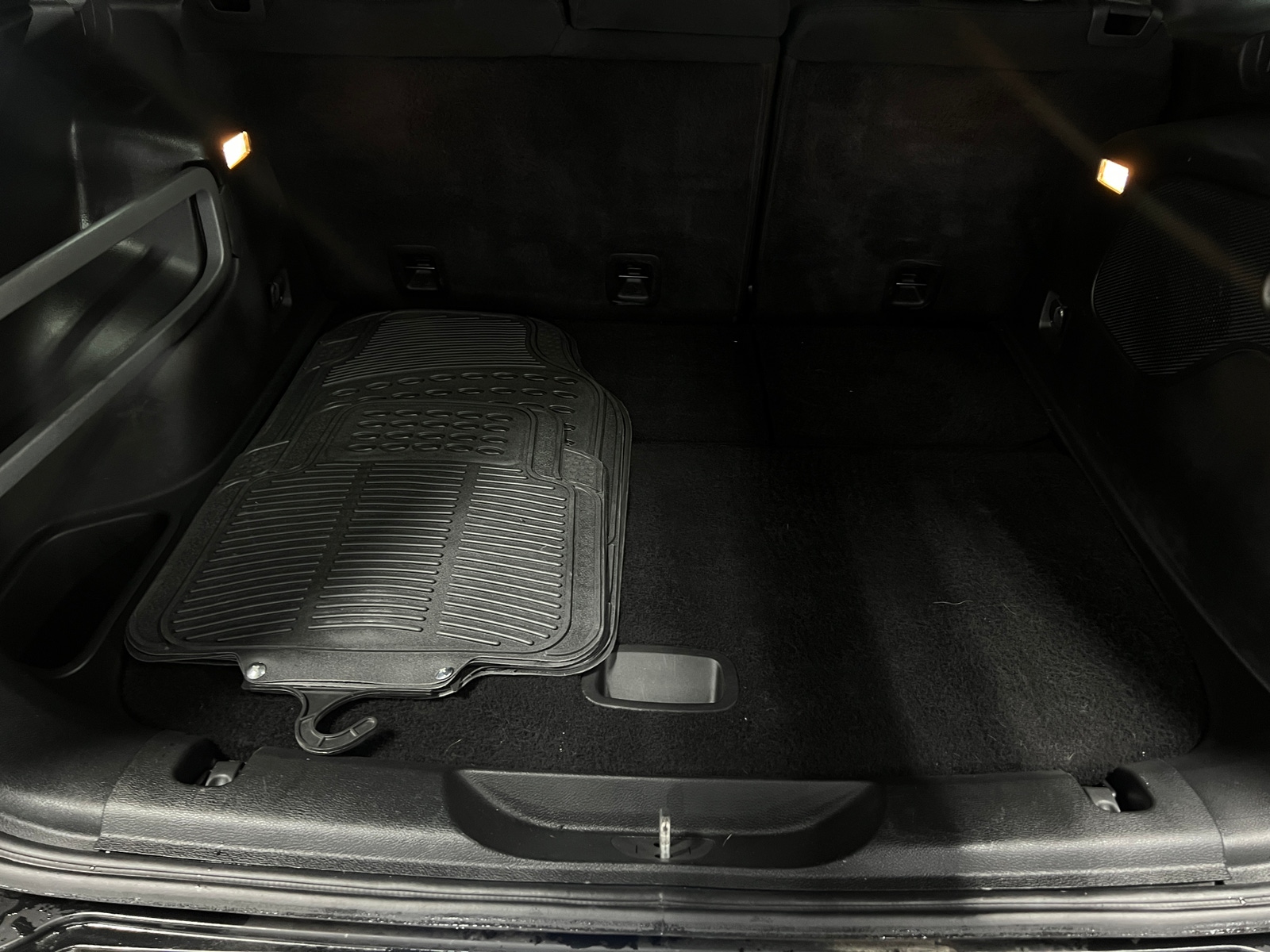 Thumbnail: 2018 Jeep Cherokee - 7