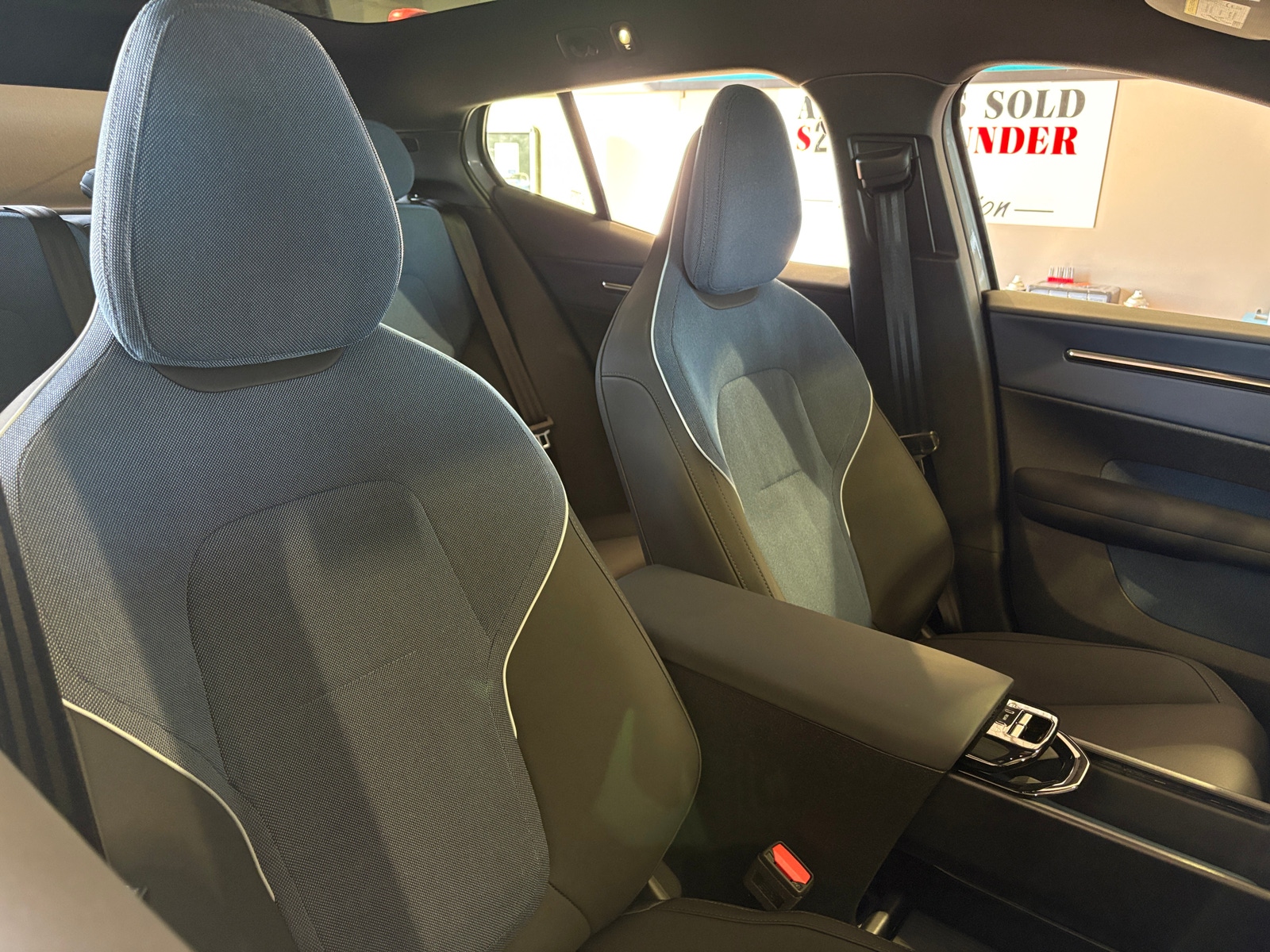 Thumbnail: 2025 Volvo EX30 - 2