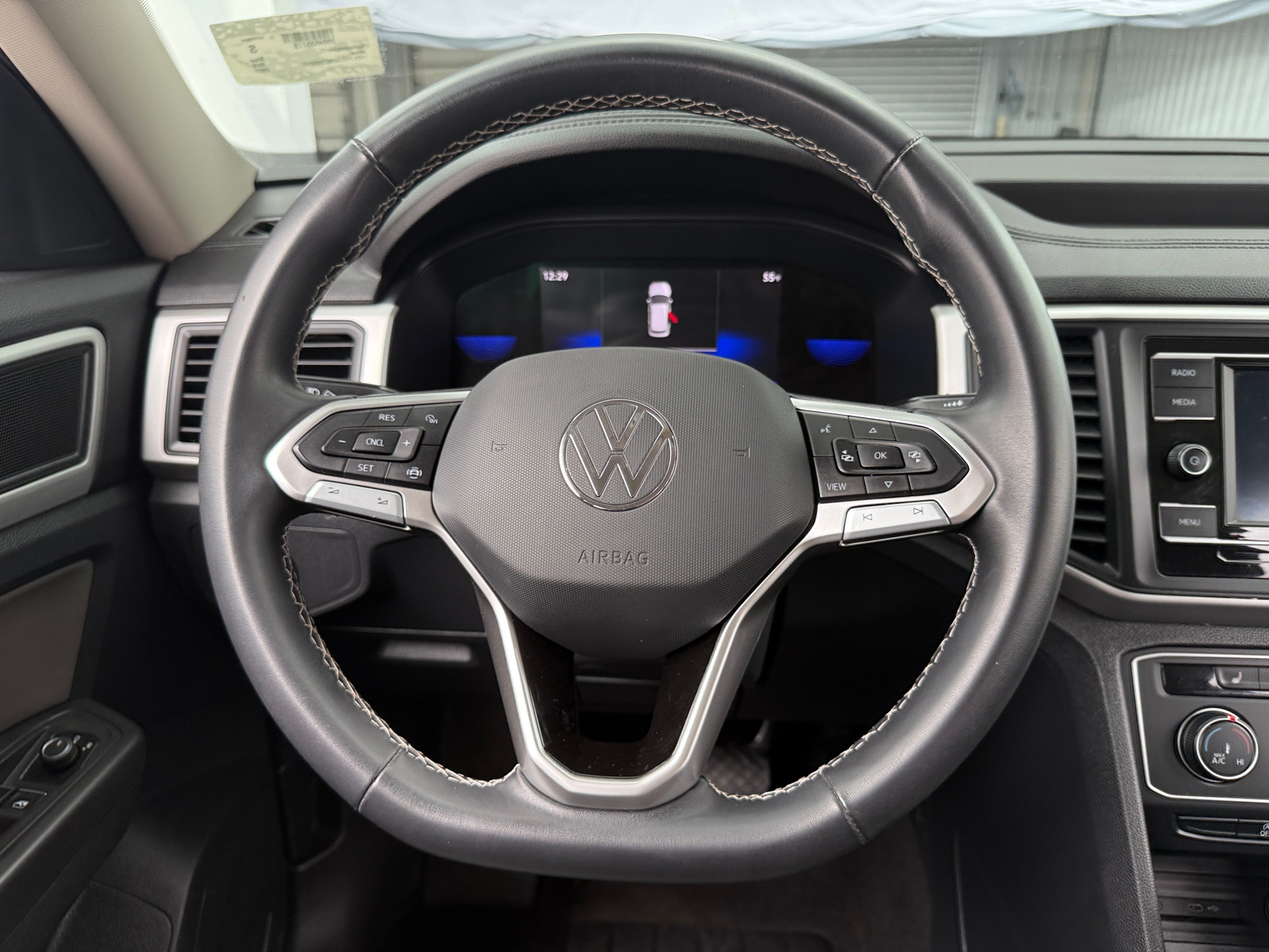 Thumbnail: 2022 Volkswagen Atlas - 4