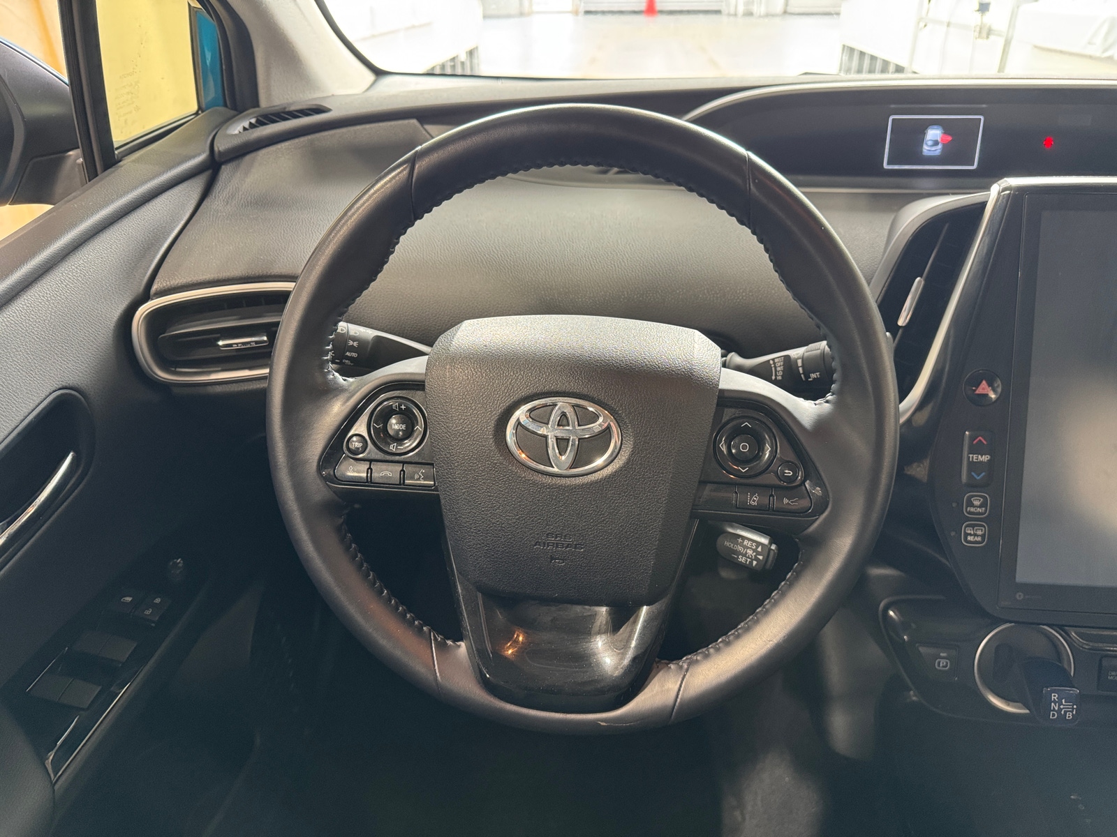 Thumbnail: 2022 Toyota Prius Prime - 4