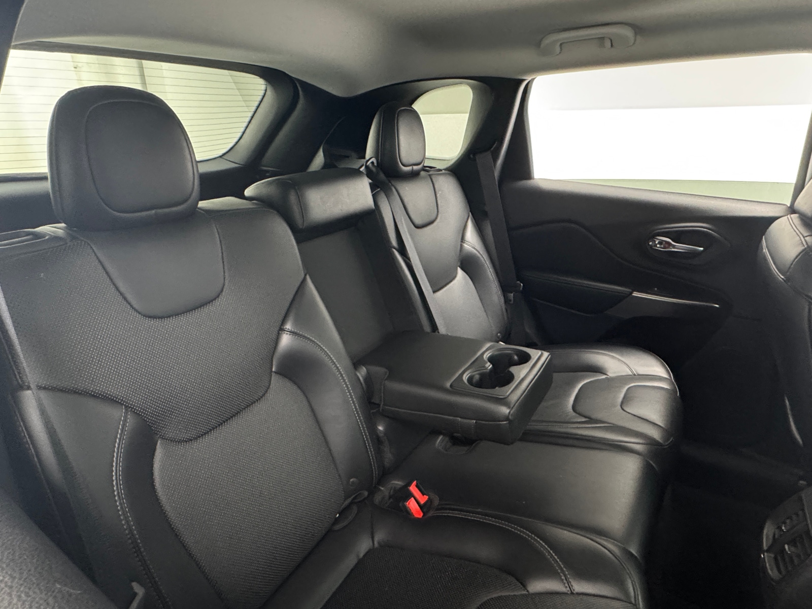 Thumbnail: 2019 Jeep Cherokee - 5