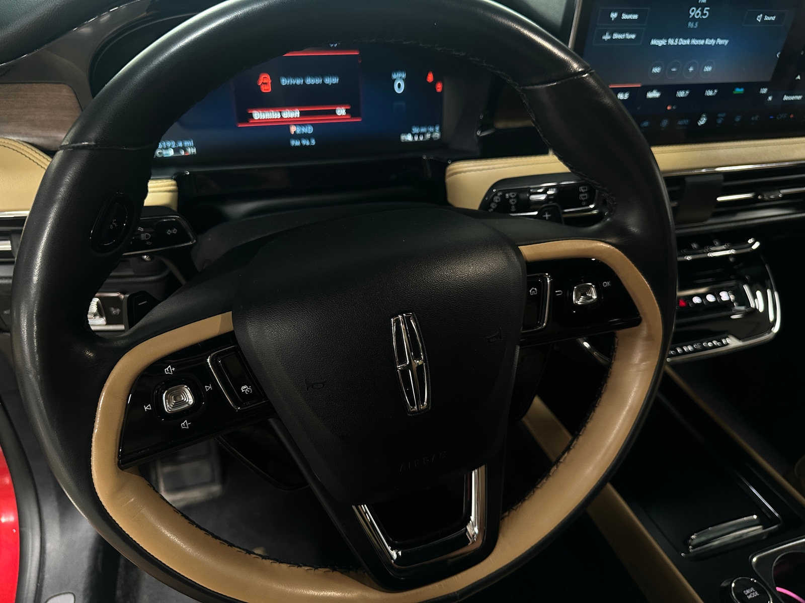 Thumbnail: 2023 Lincoln Corsair - 4