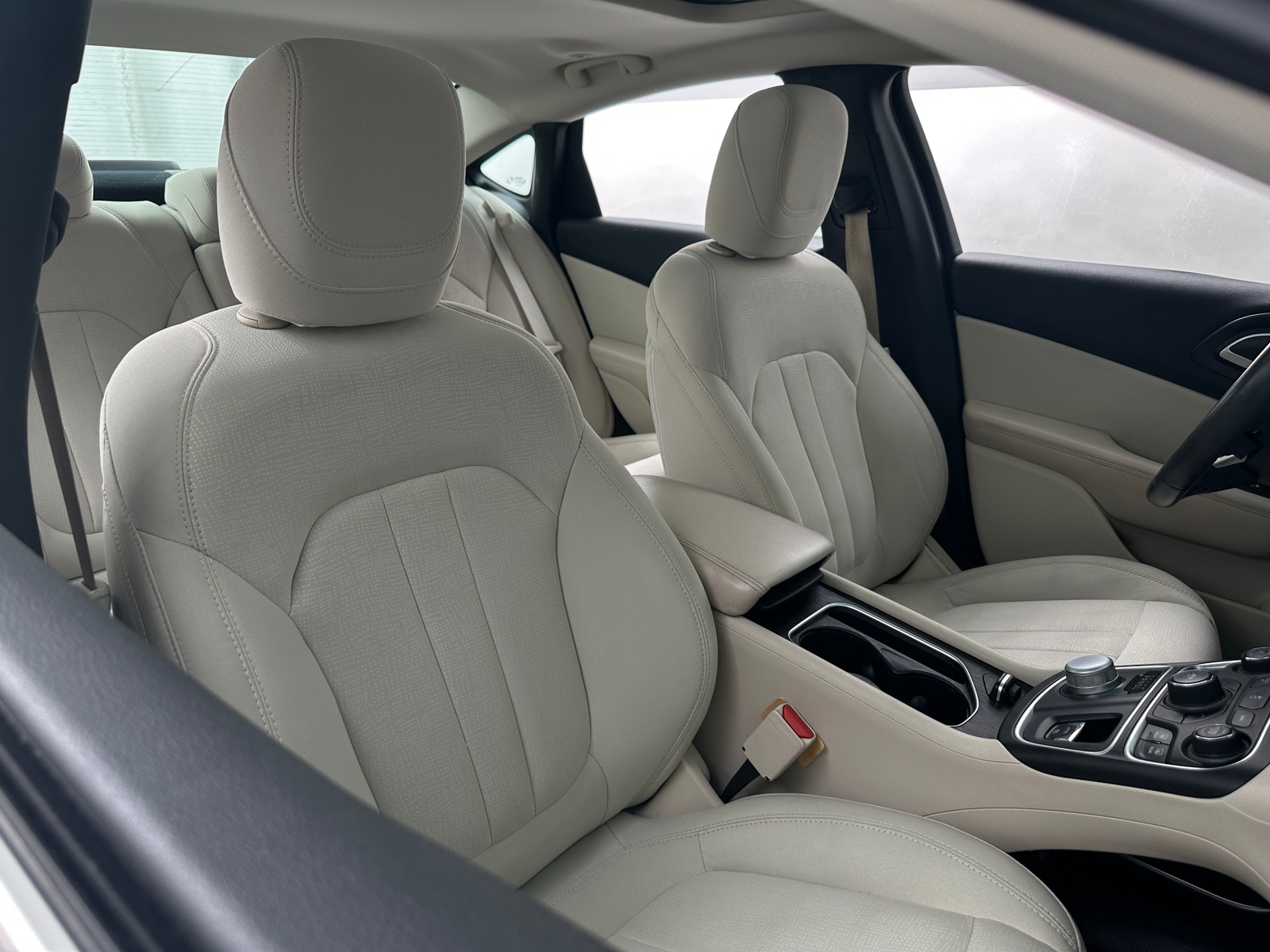 Thumbnail: 2015 Chrysler 200 - 2