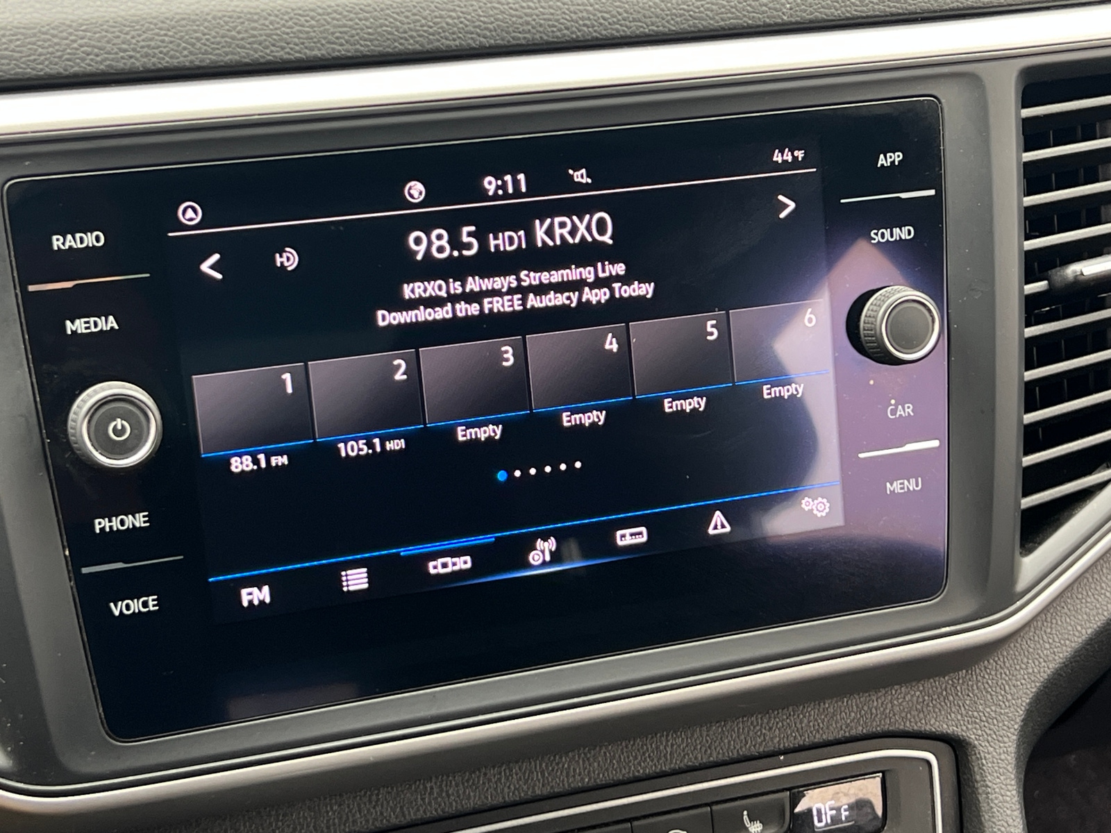 Thumbnail: 2021 Volkswagen Atlas - 3