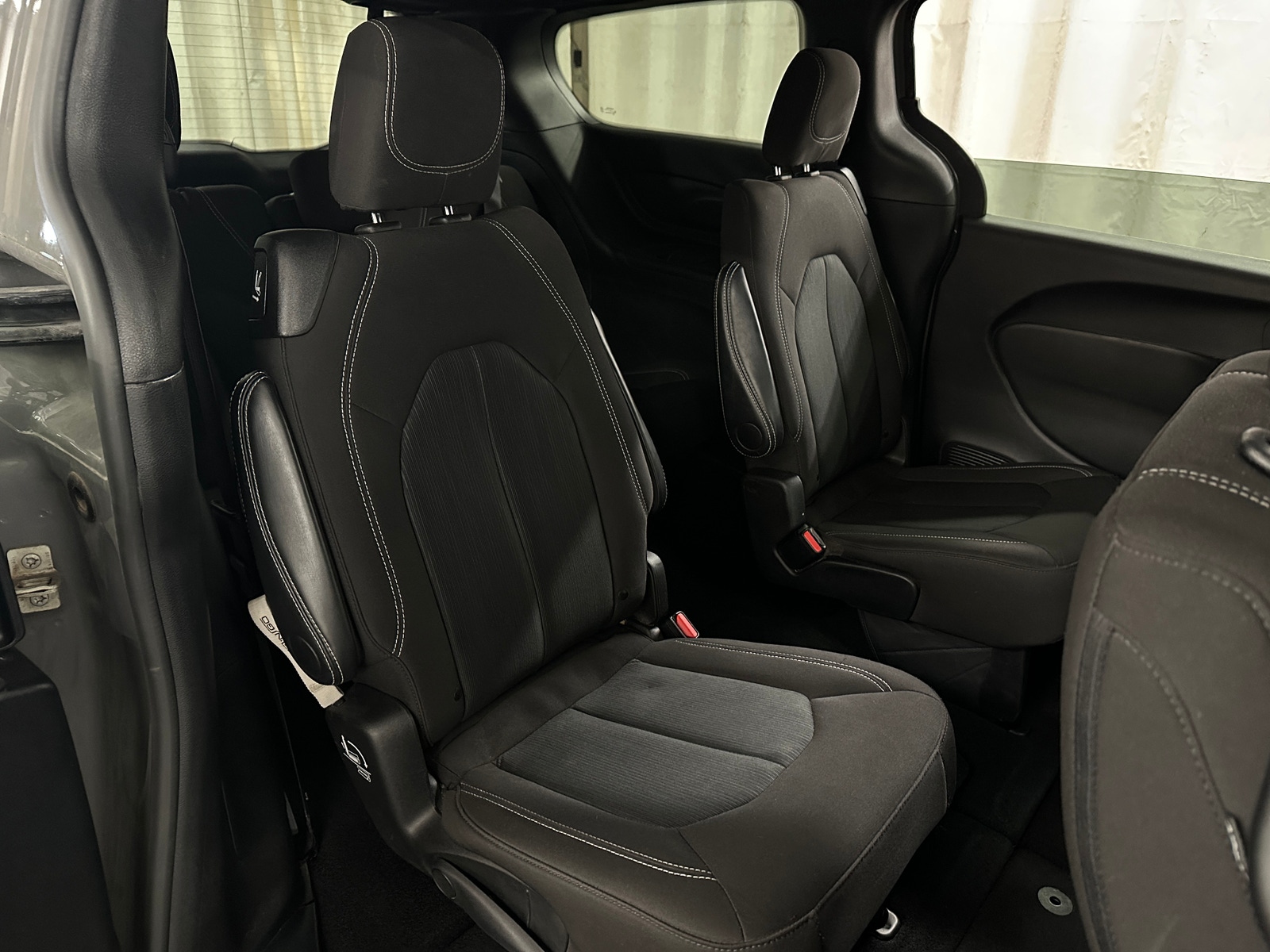 Thumbnail: 2024 Chrysler Pacifica - 6