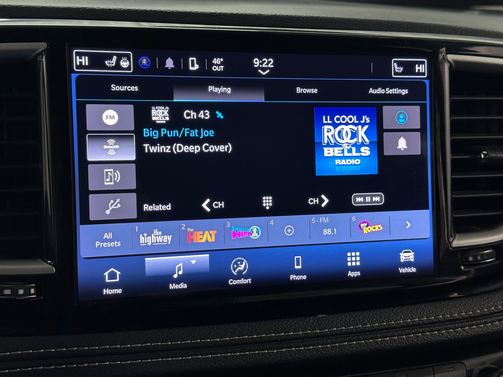 Thumbnail: 2024 Chrysler Pacifica - 4