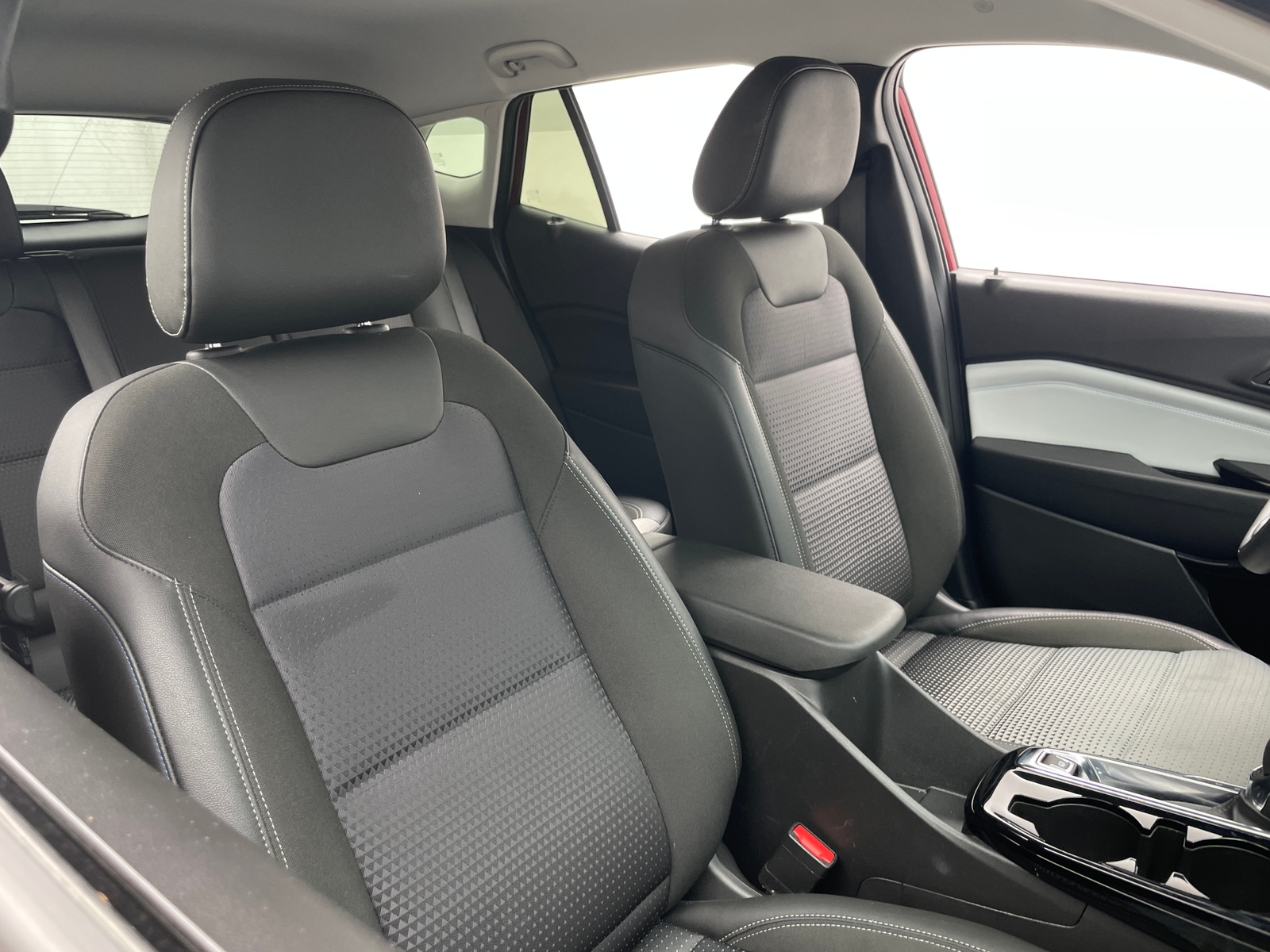 Thumbnail: 2025 Chevrolet Trax - 2