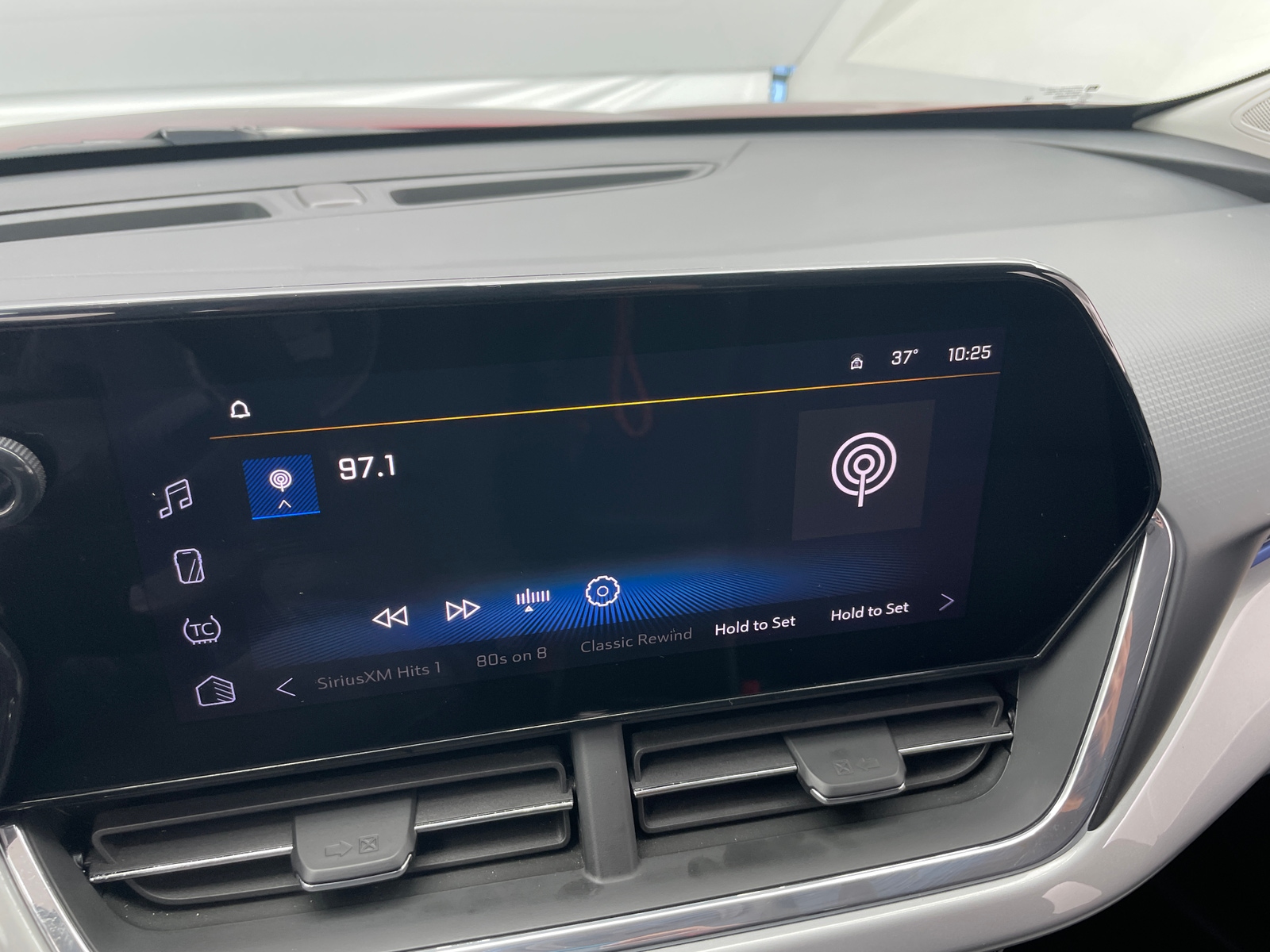 Thumbnail: 2025 Chevrolet Trax - 4