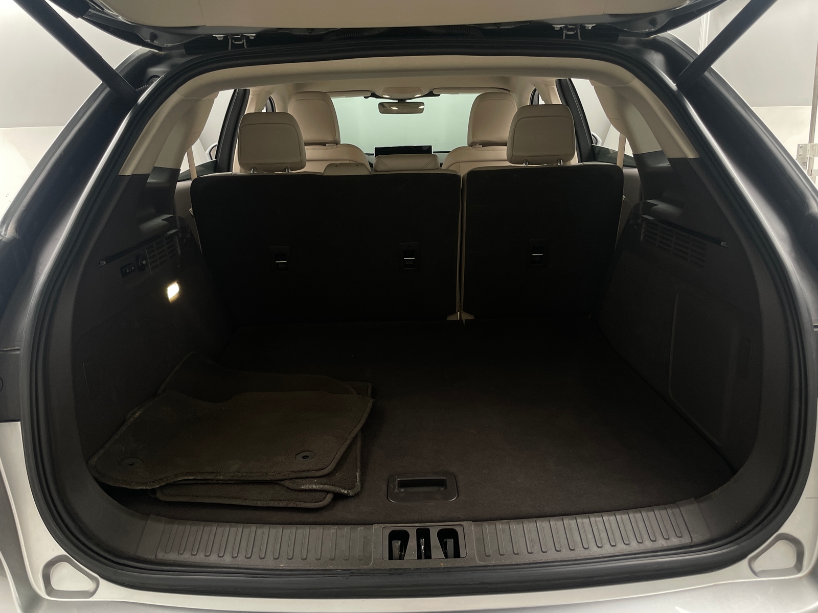 Thumbnail: 2023 Lincoln Nautilus - 6