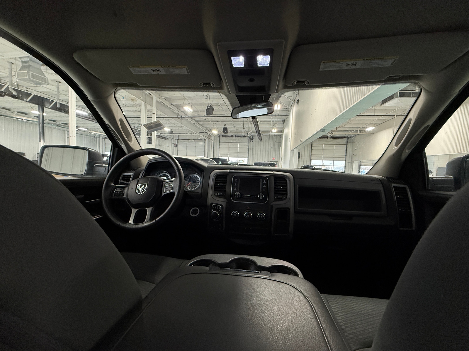 Thumbnail: 2019 RAM 1500 Classic - 3