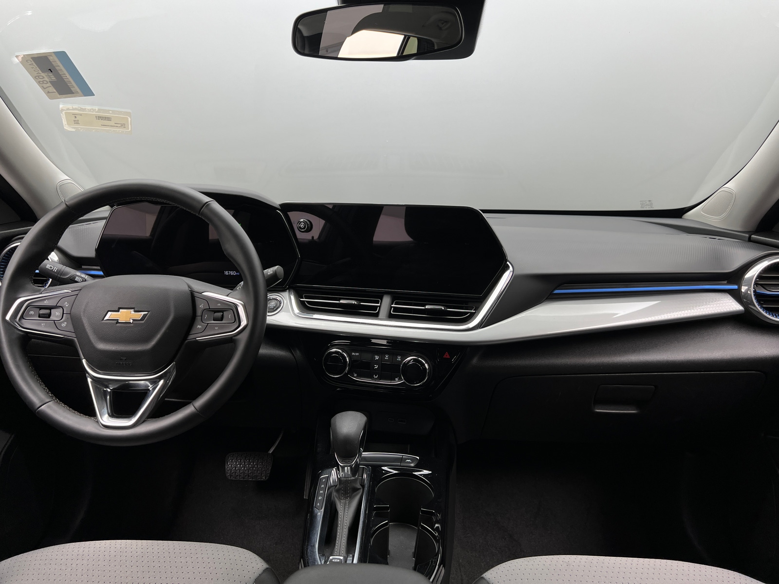 Thumbnail: 2025 Chevrolet Trax - 3