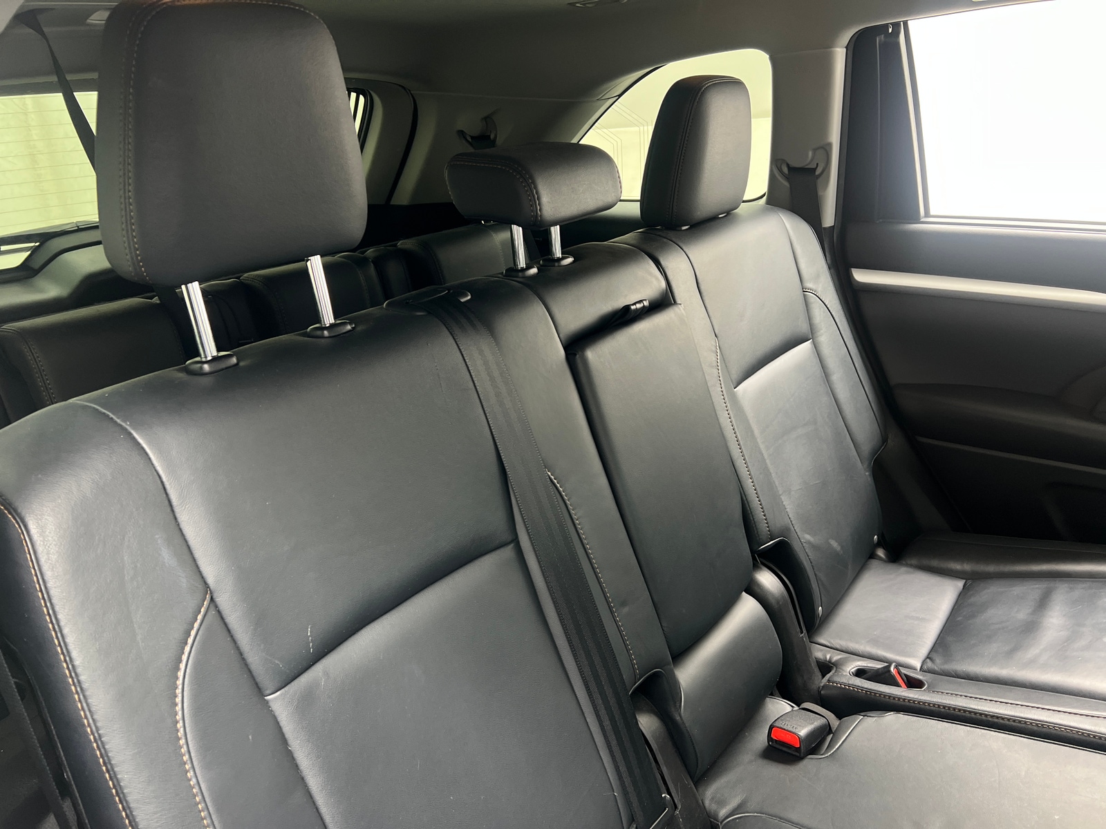 Thumbnail: 2016 Toyota Highlander - 5