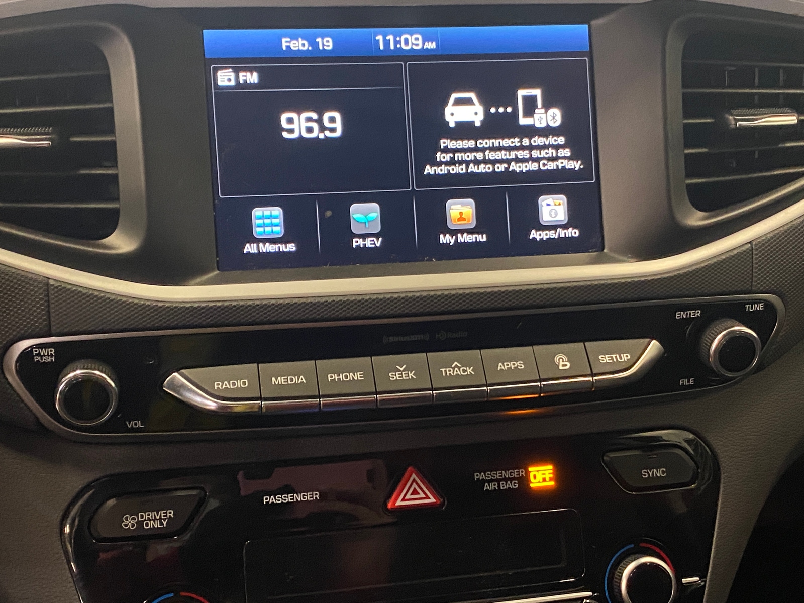 Thumbnail: 2019 Hyundai Ioniq - 4