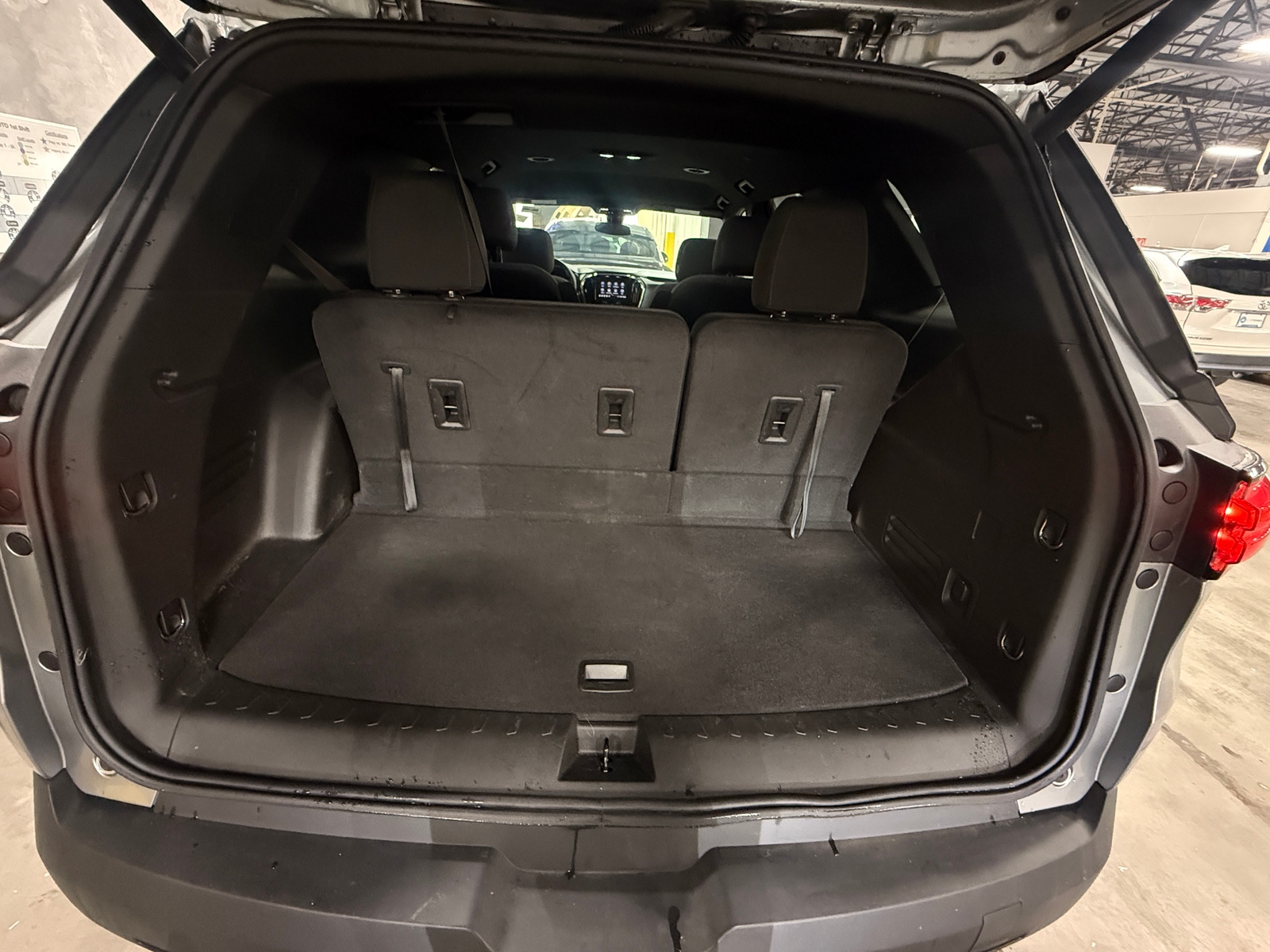 Thumbnail: 2023 Chevrolet Traverse - 7