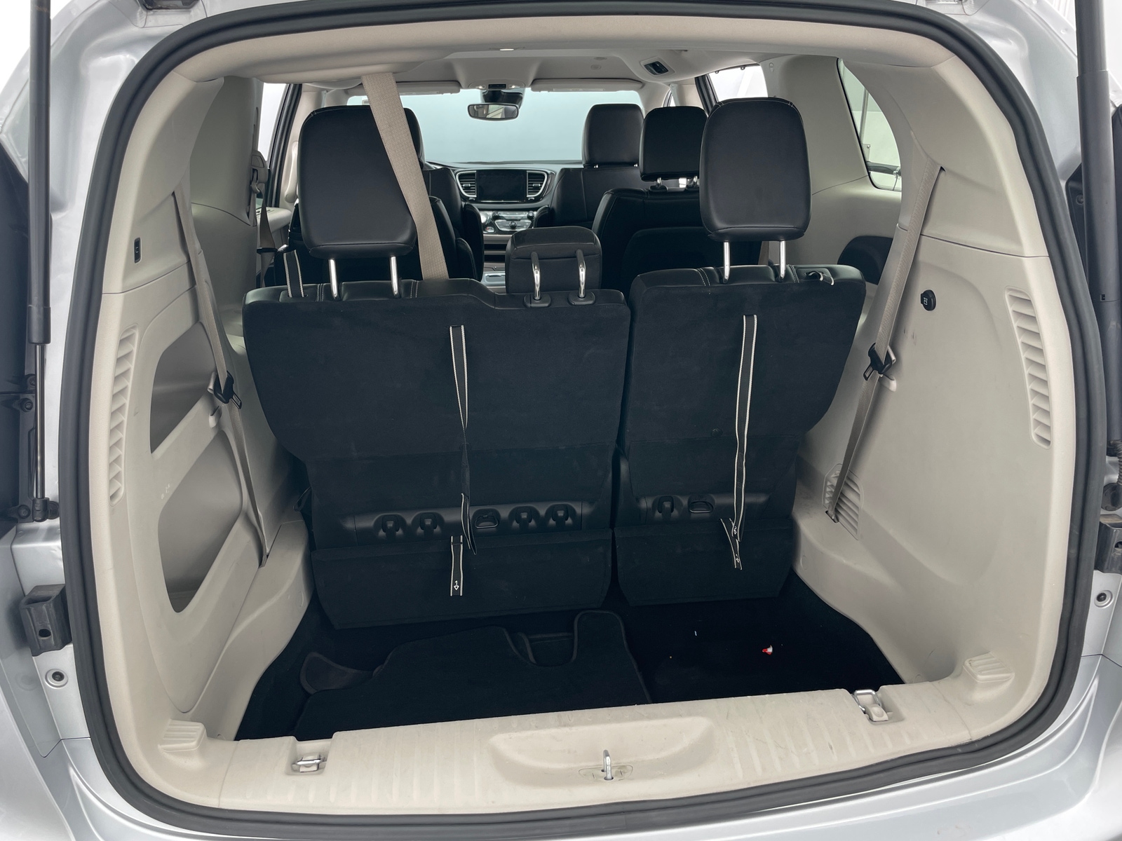 Thumbnail: 2024 Chrysler Pacifica - 6