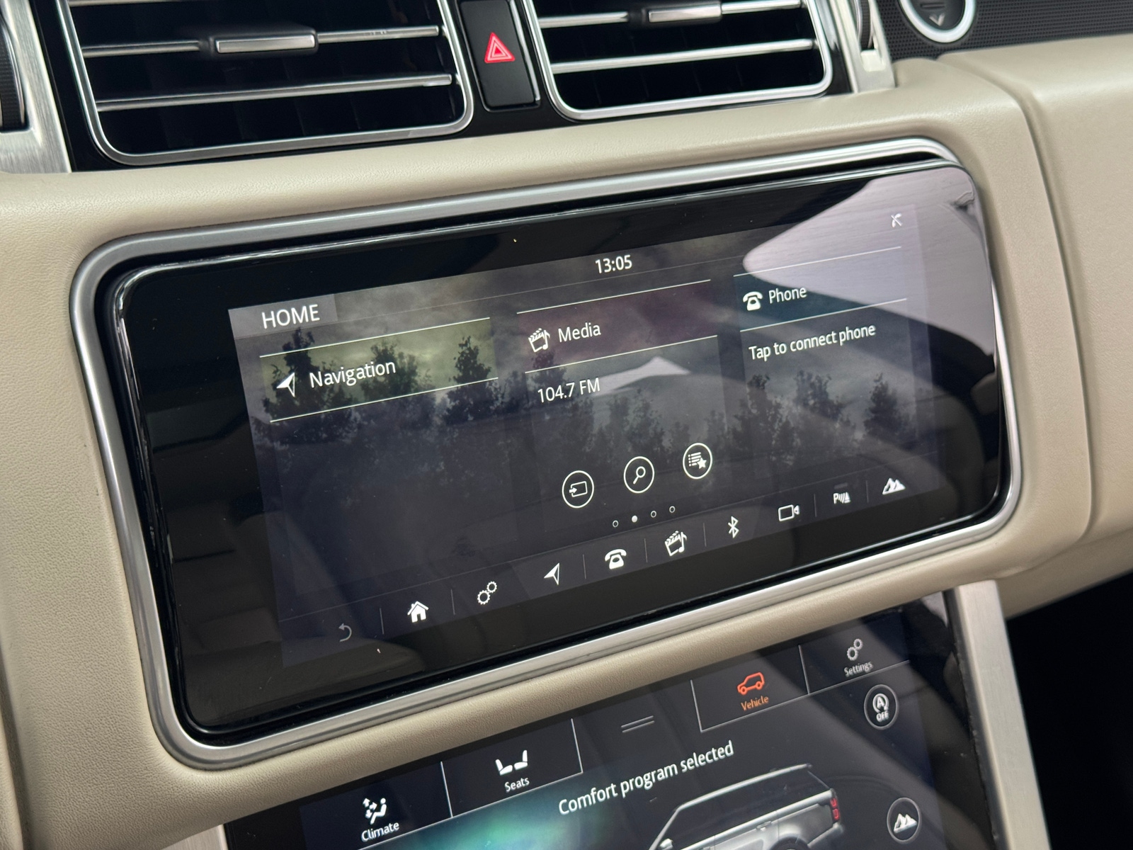 Thumbnail: 2018 Land Rover Range Rover - 3