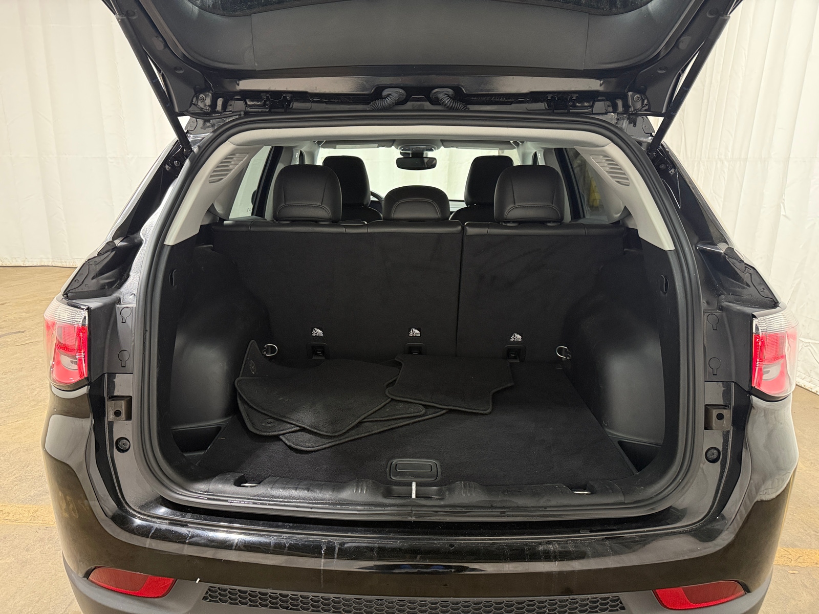 Thumbnail: 2022 Jeep Compass - 6